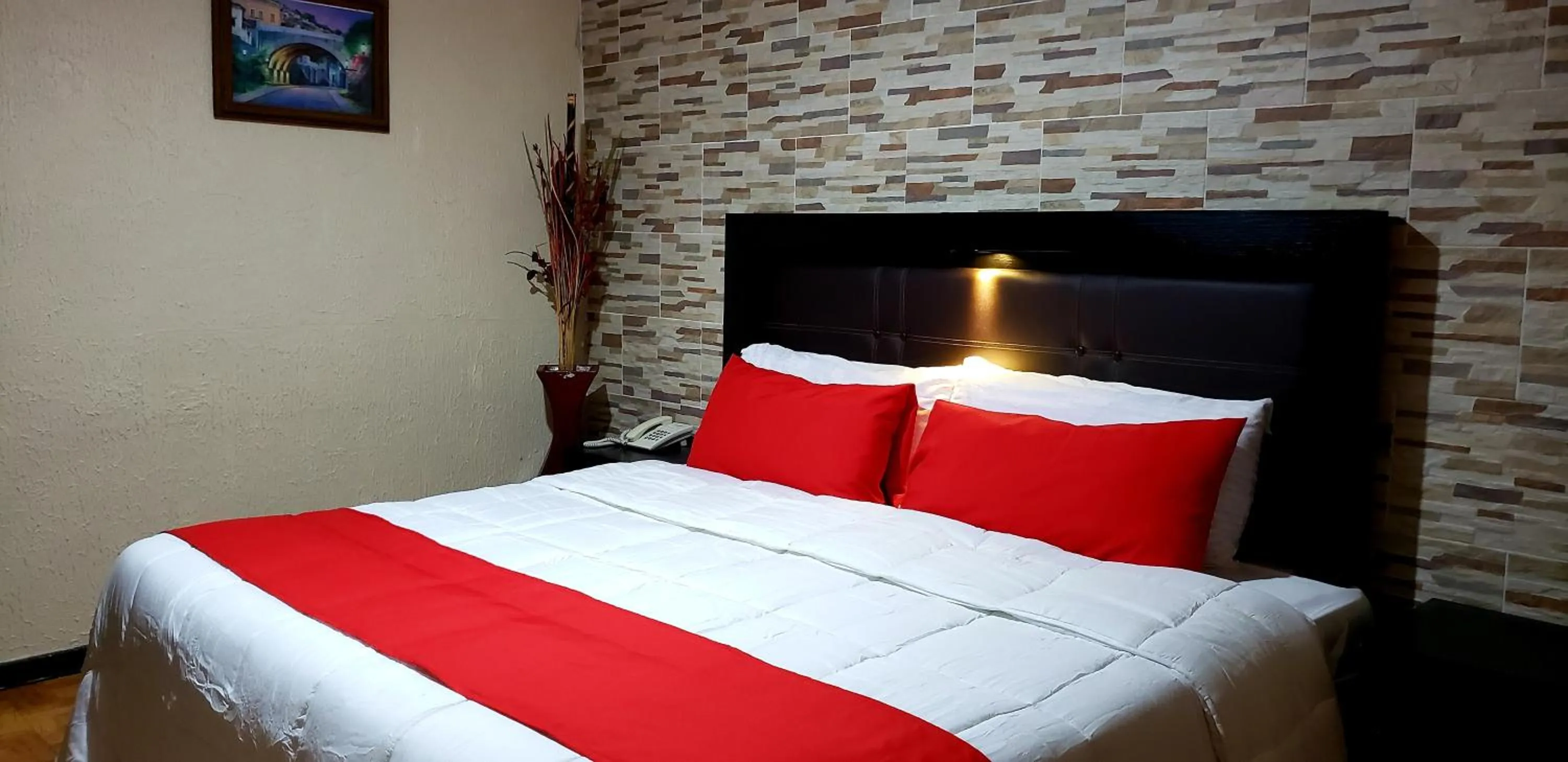 Bed in Hotel Murillo Plaza