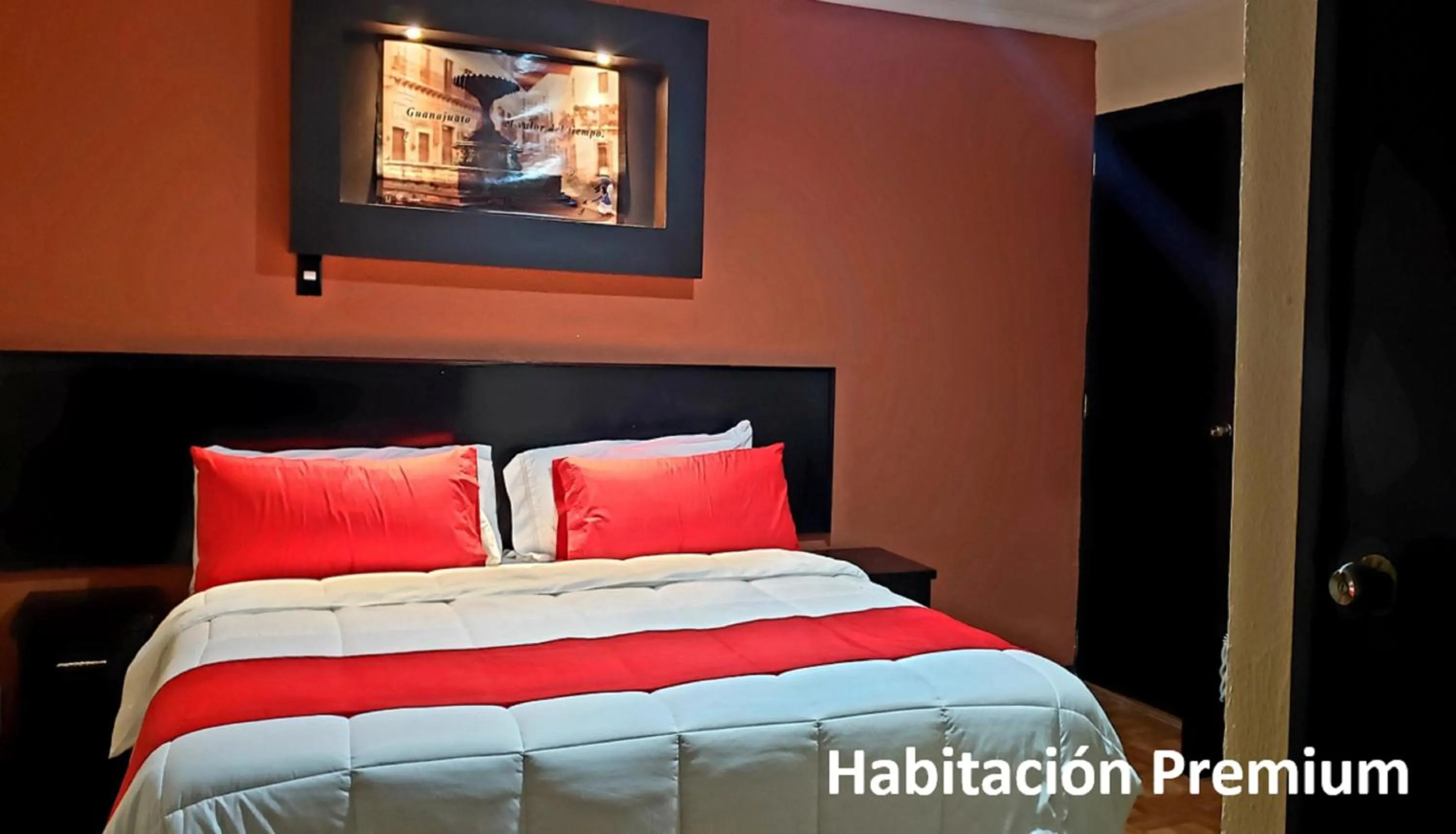 Photo of the whole room, Bed in Hotel Murillo Plaza