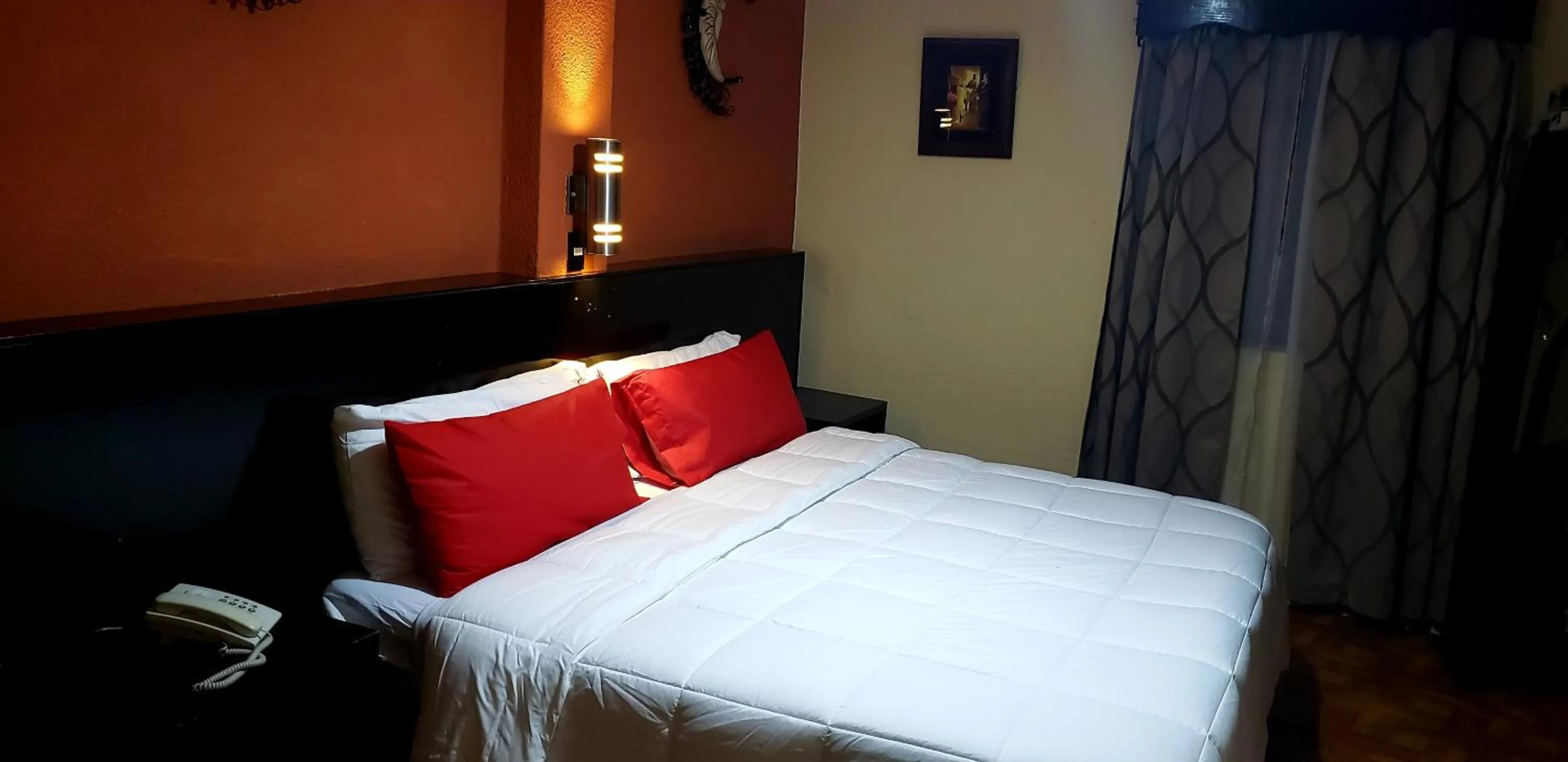 Bed in Hotel Murillo Plaza