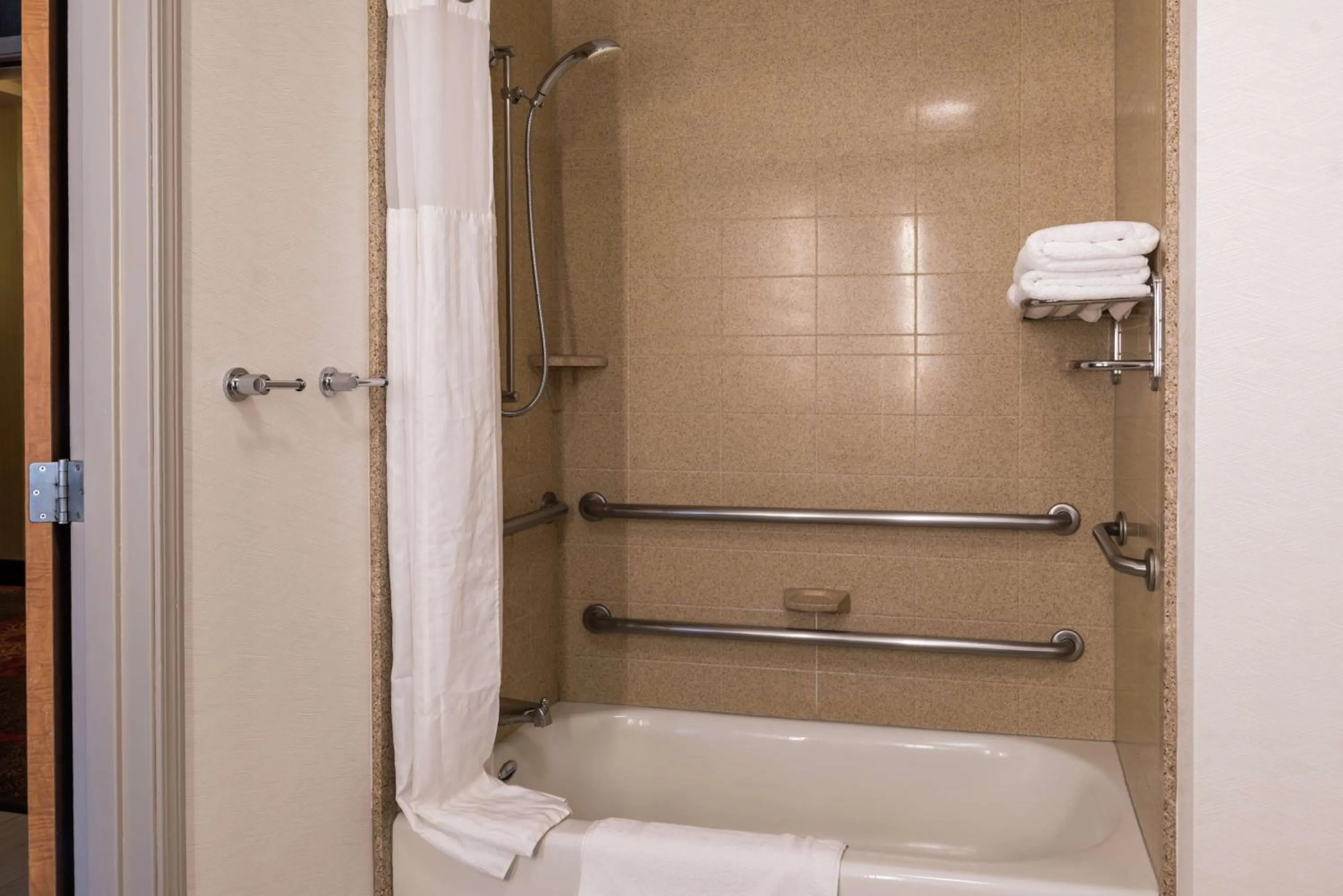 Bathroom in Hilton Garden Inn Bend