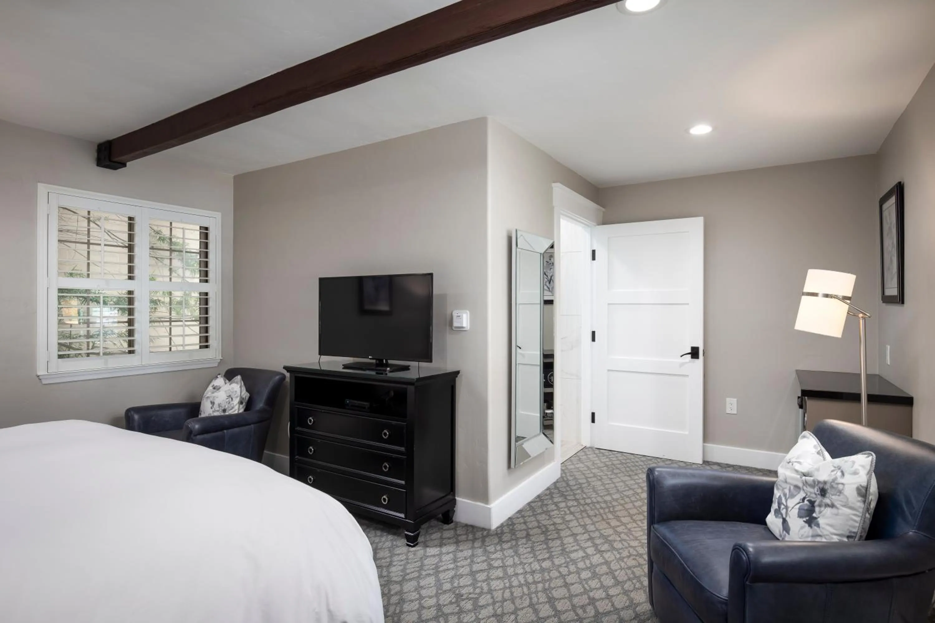 Living room, Bed in Candle Light Inn