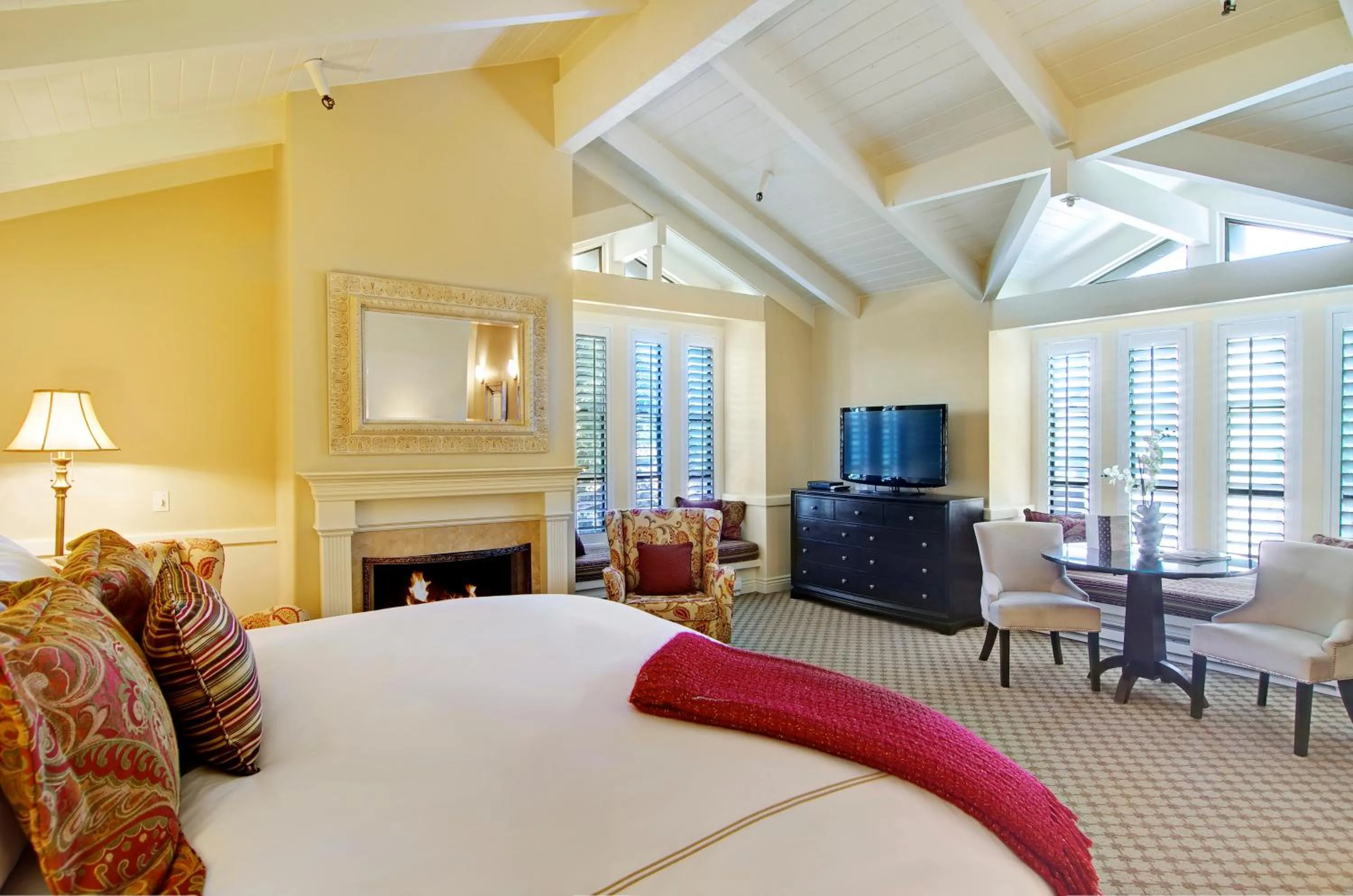 Bedroom, Bed in Carriage House Inn