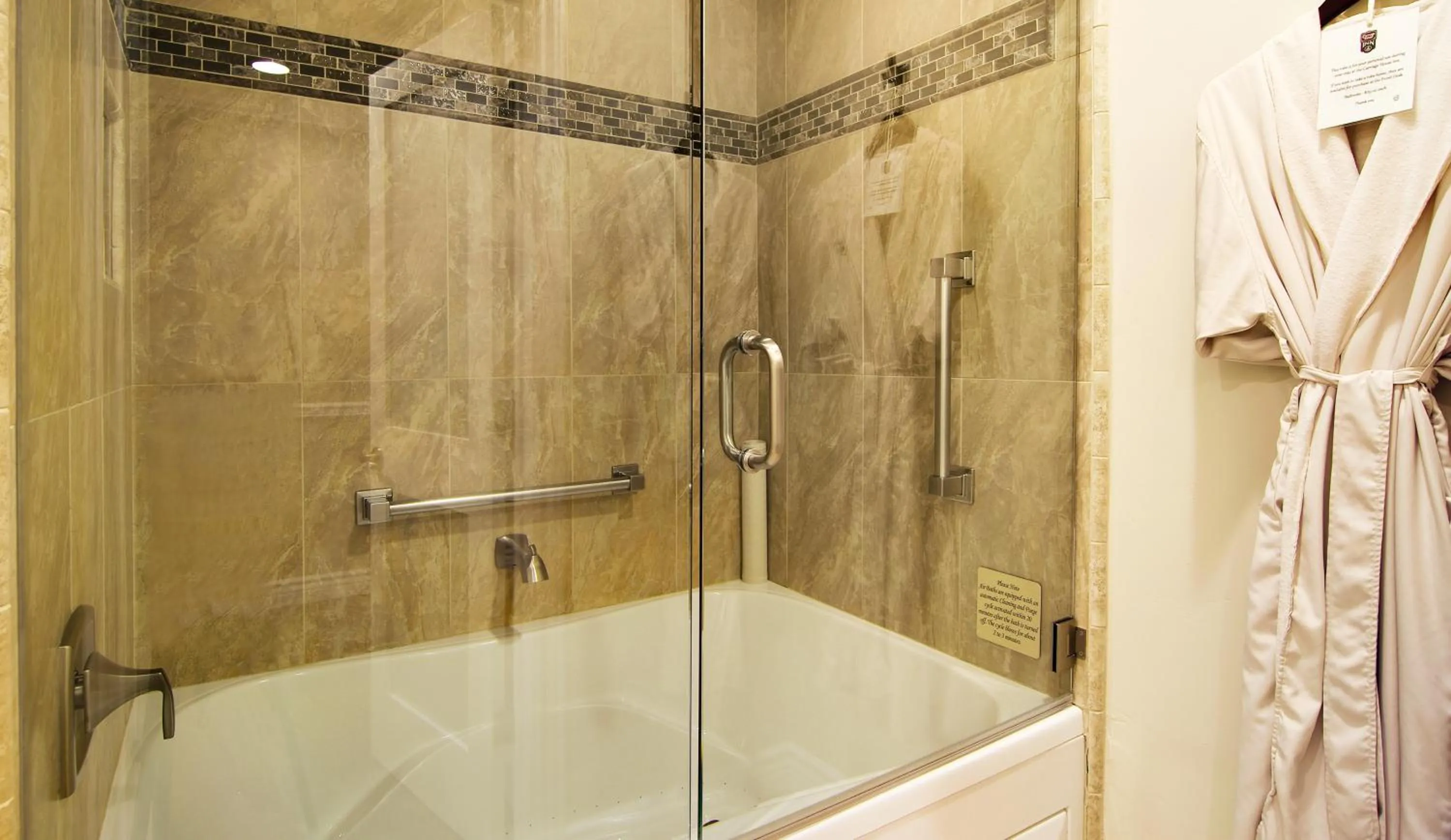 Bathroom in Carriage House Inn
