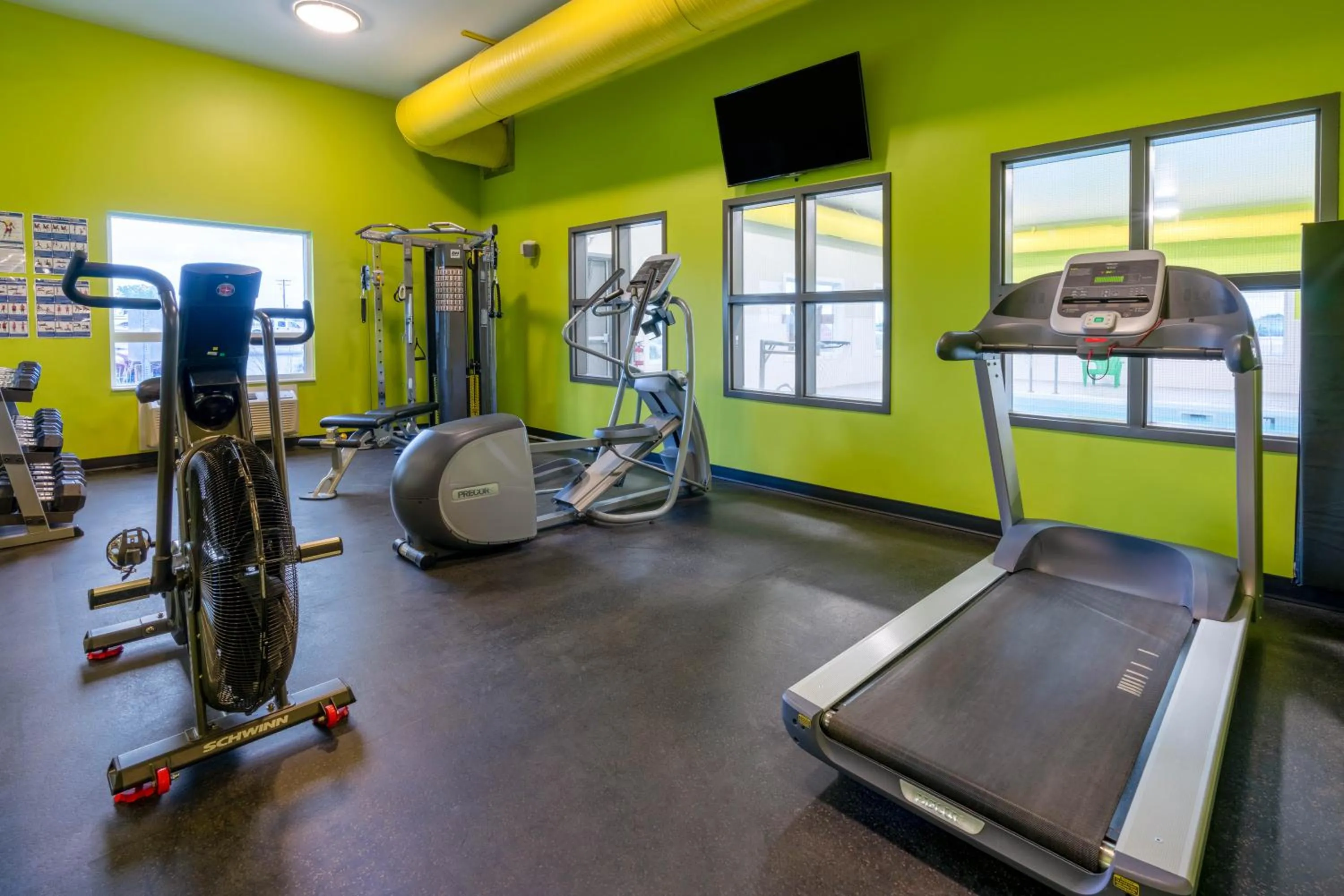 Fitness centre/facilities in Super 8 by Wyndham Winnipeg East MB