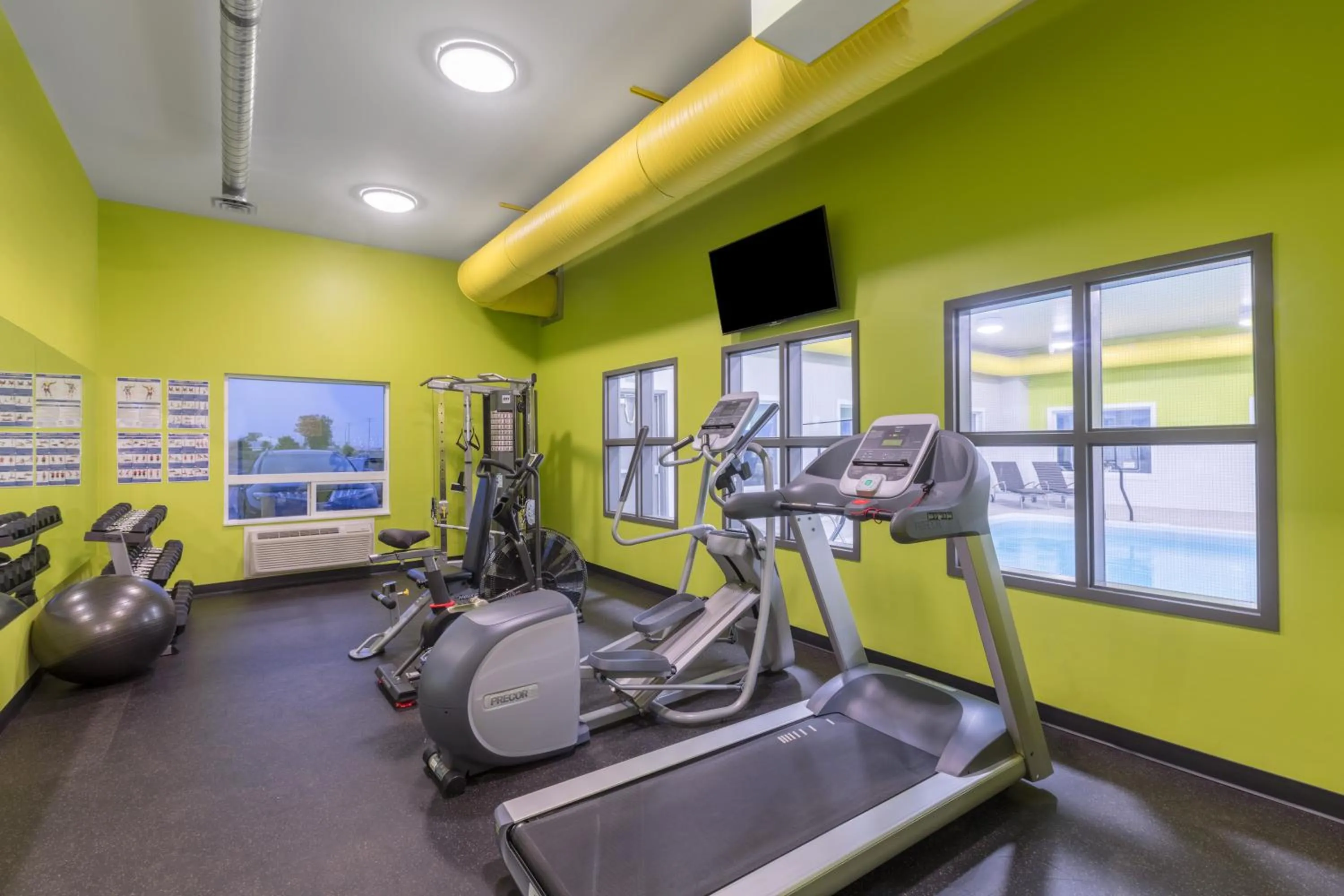 Fitness centre/facilities in Super 8 by Wyndham Winnipeg East MB