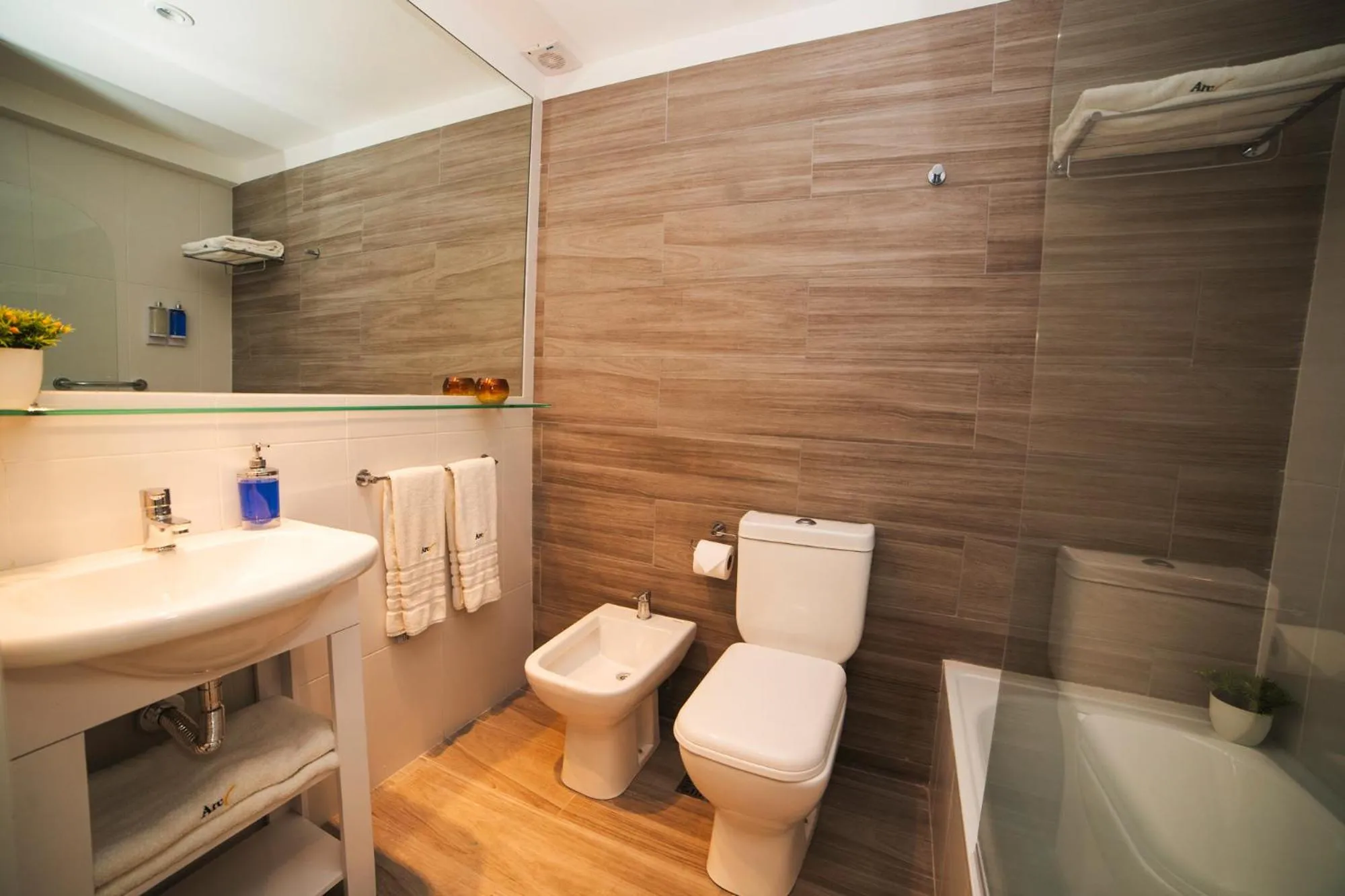 Bathroom in ARC Abasto Studios