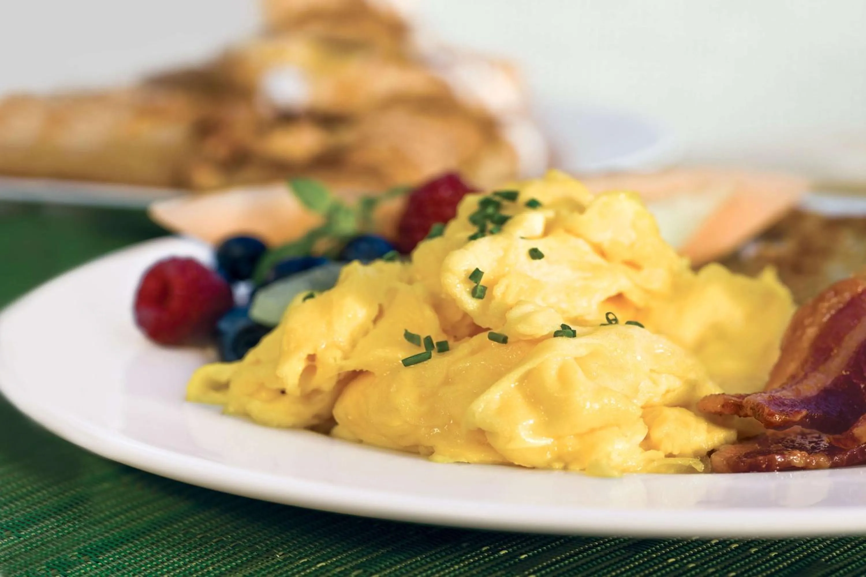 Dining area in Homewood Suites by Hilton Coralville - Iowa River Landing