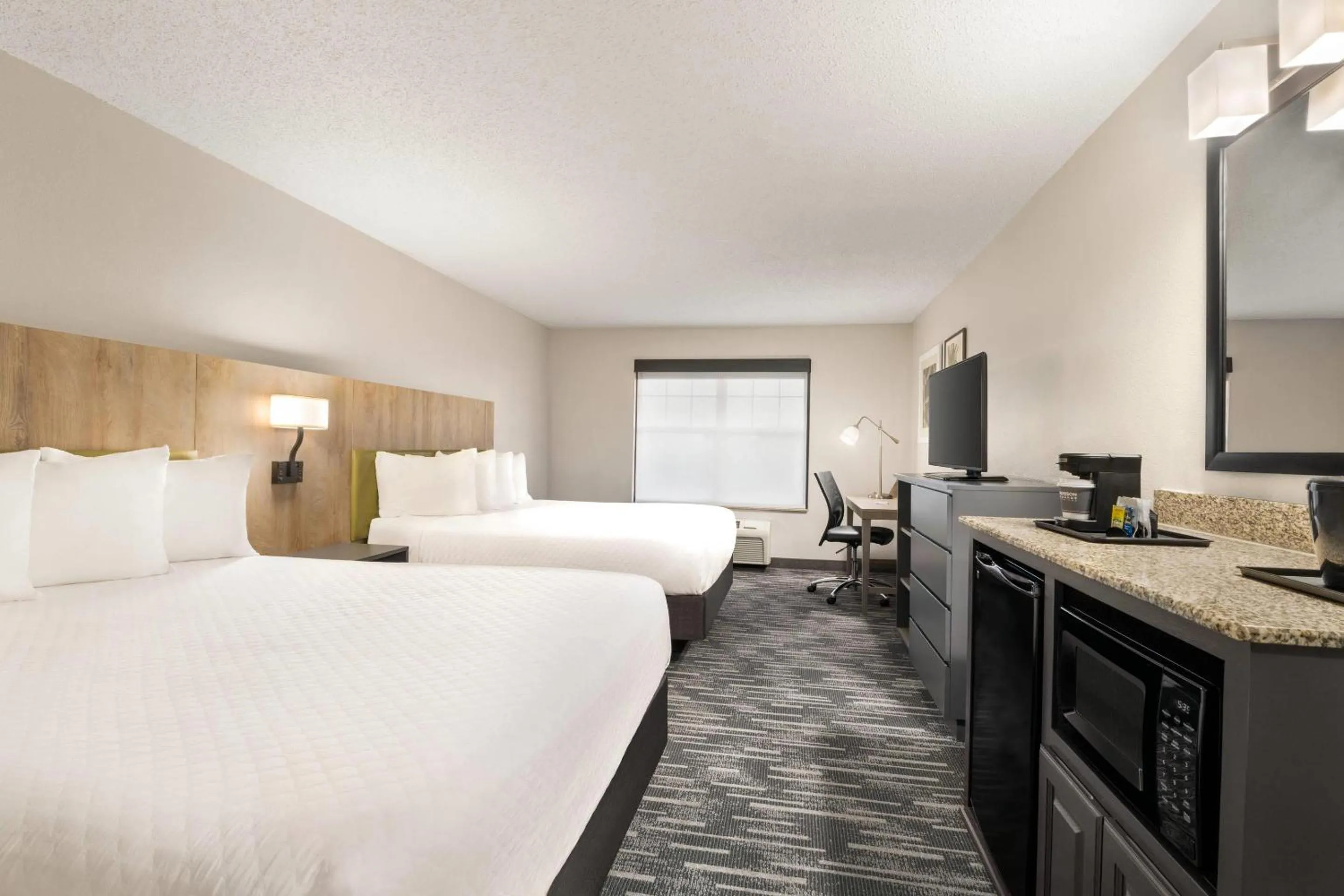 Bedroom, Bed in Country Inn & Suites by Radisson, Boise West - Meridian