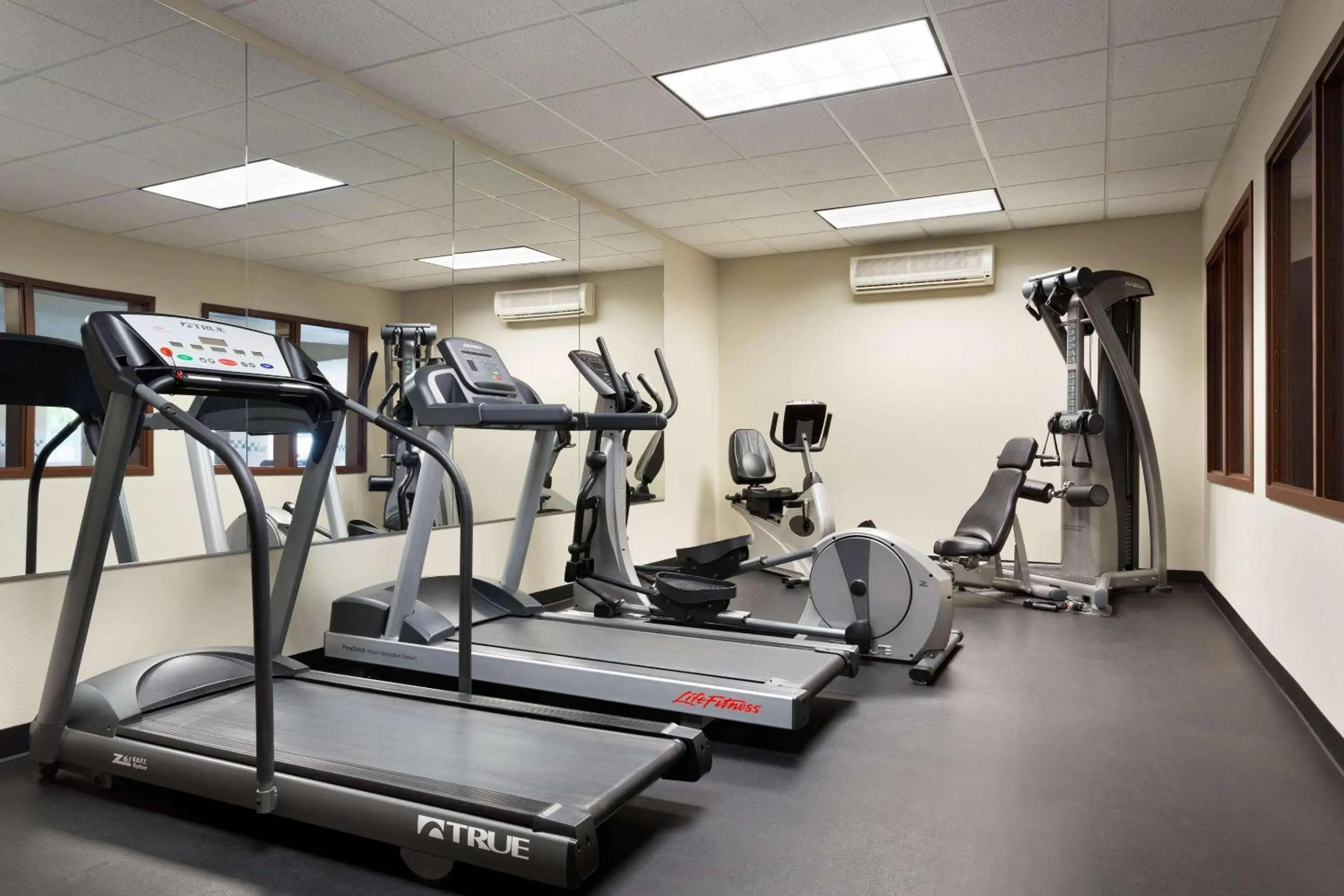 Fitness centre/facilities in Country Inn & Suites by Radisson, Boise West - Meridian