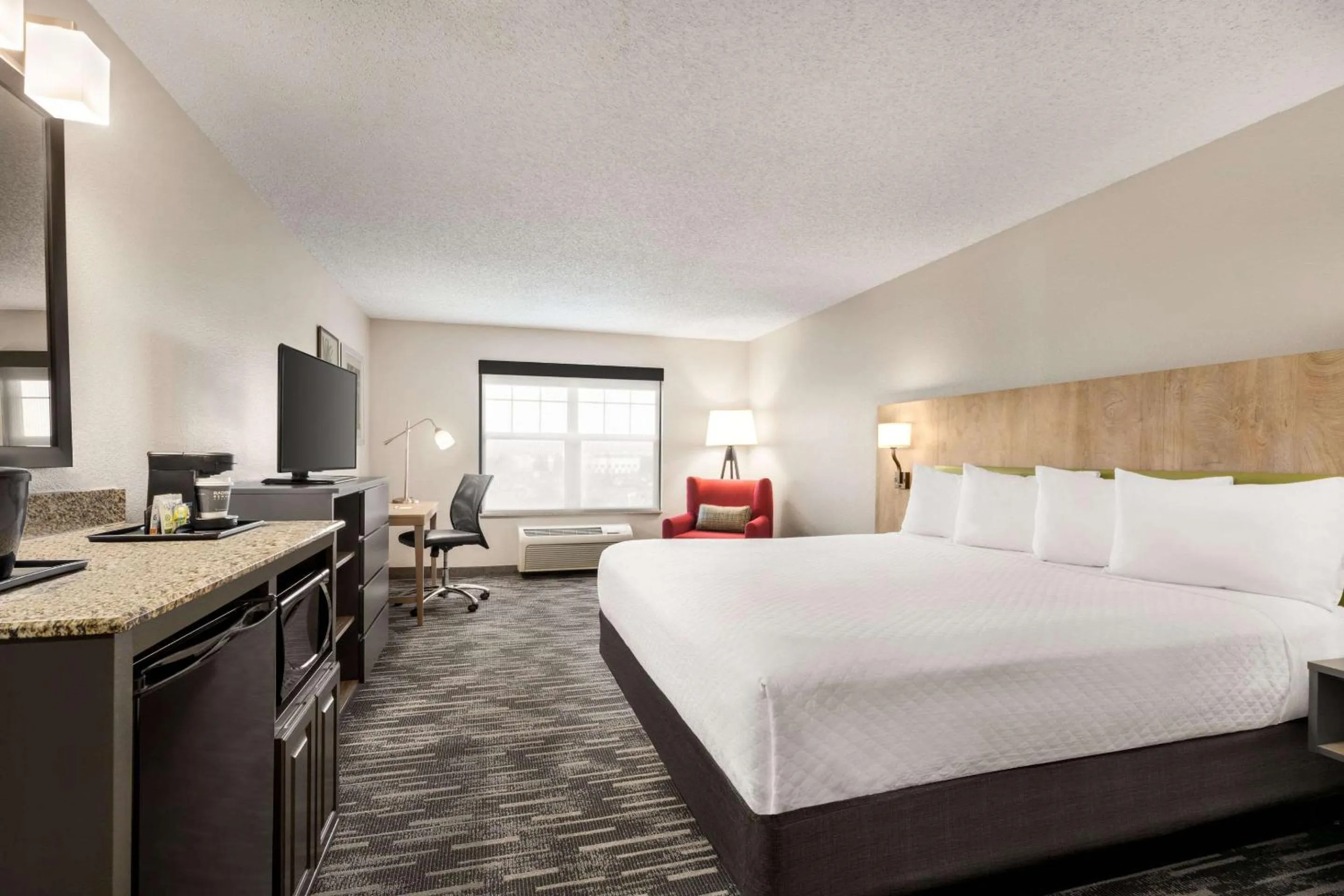 Bedroom, Bed in Country Inn & Suites by Radisson, Boise West - Meridian