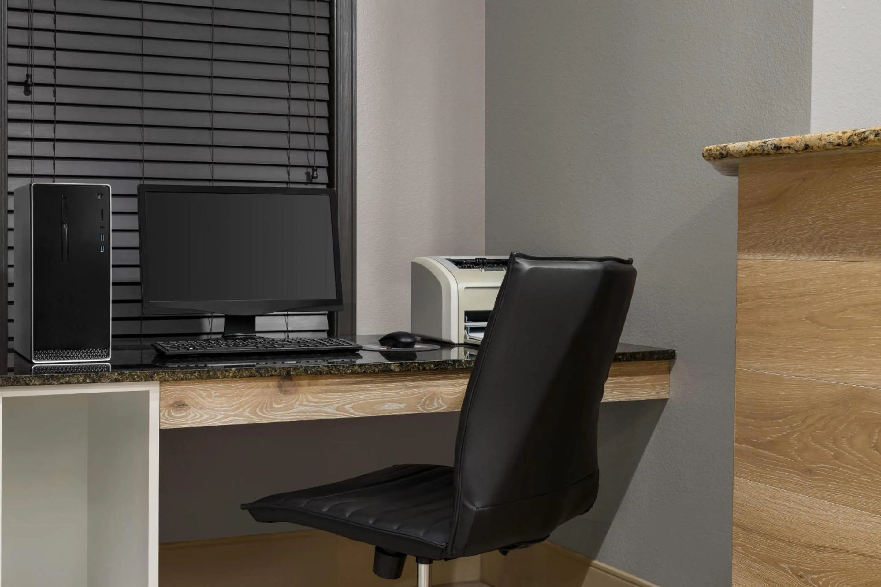 Business facilities in Country Inn & Suites by Radisson, Boise West - Meridian