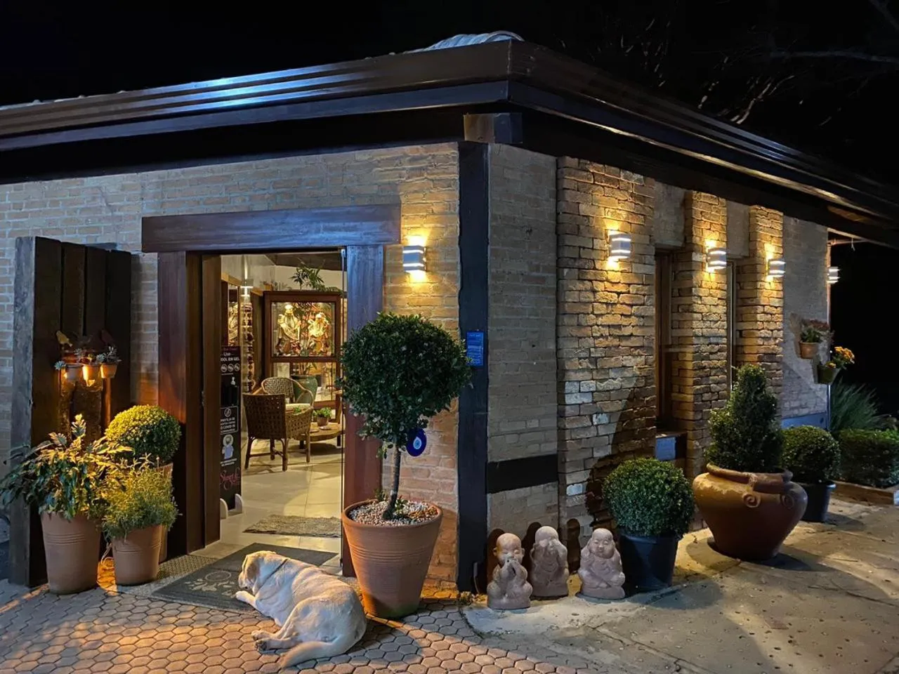 Property building in Hotel Pousada Shangri-la