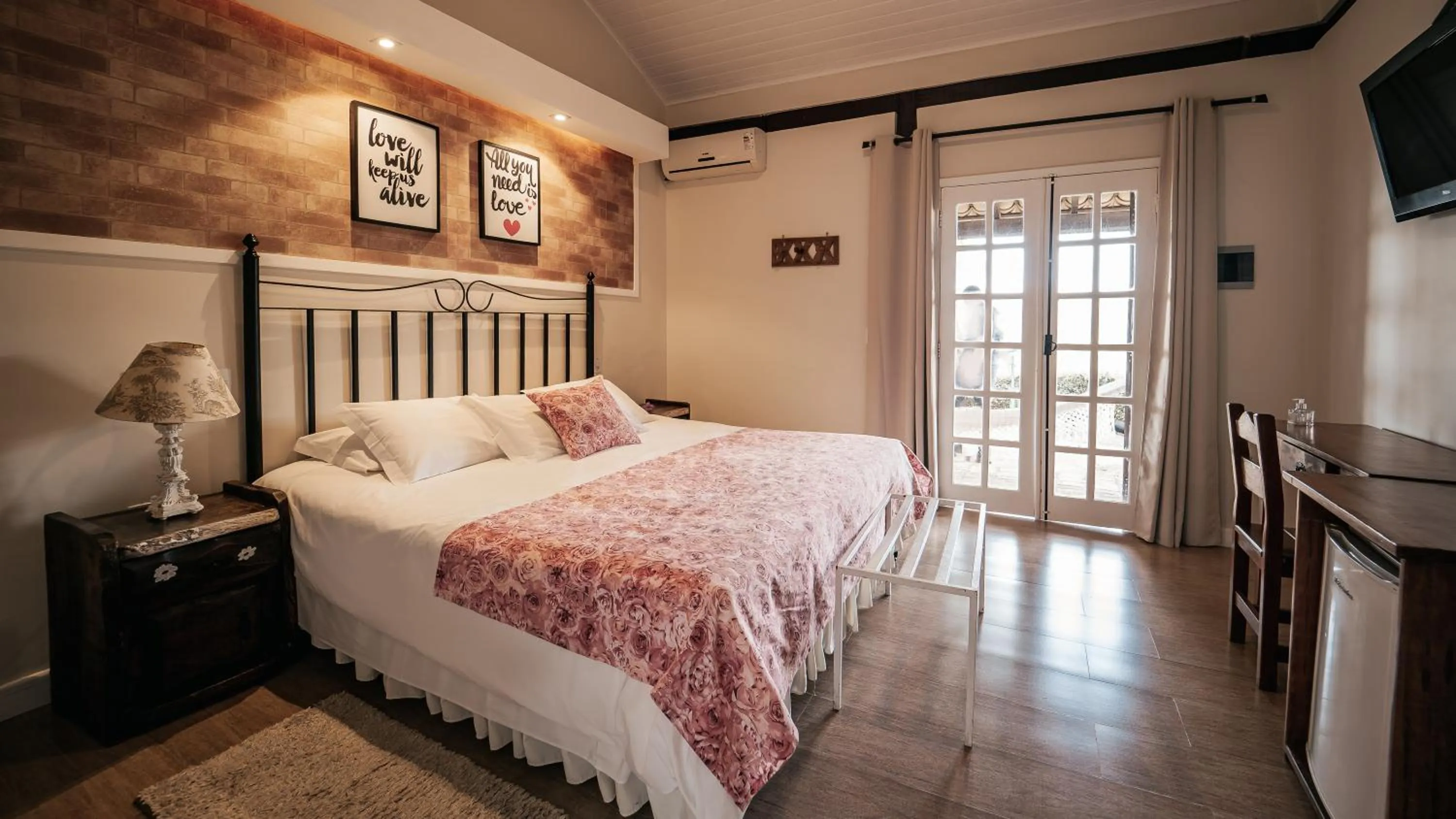 Bed in Hotel Pousada Shangri-la