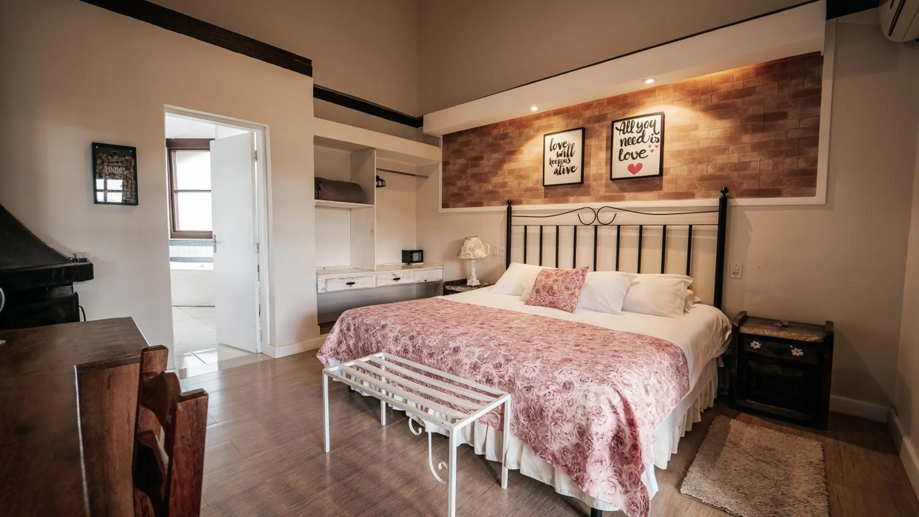 Bed in Hotel Pousada Shangri-la