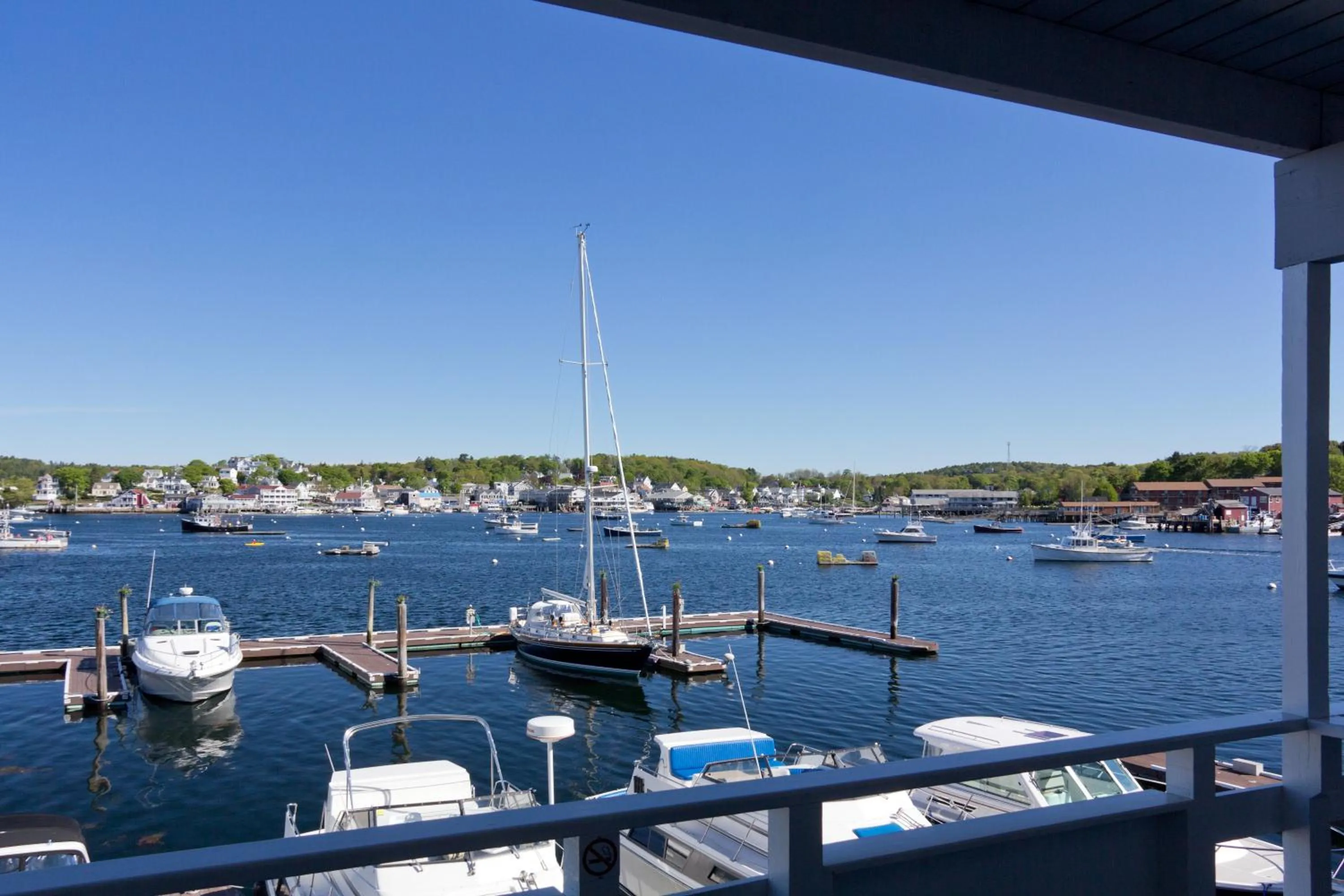 Sea view in Browns Wharf Inn