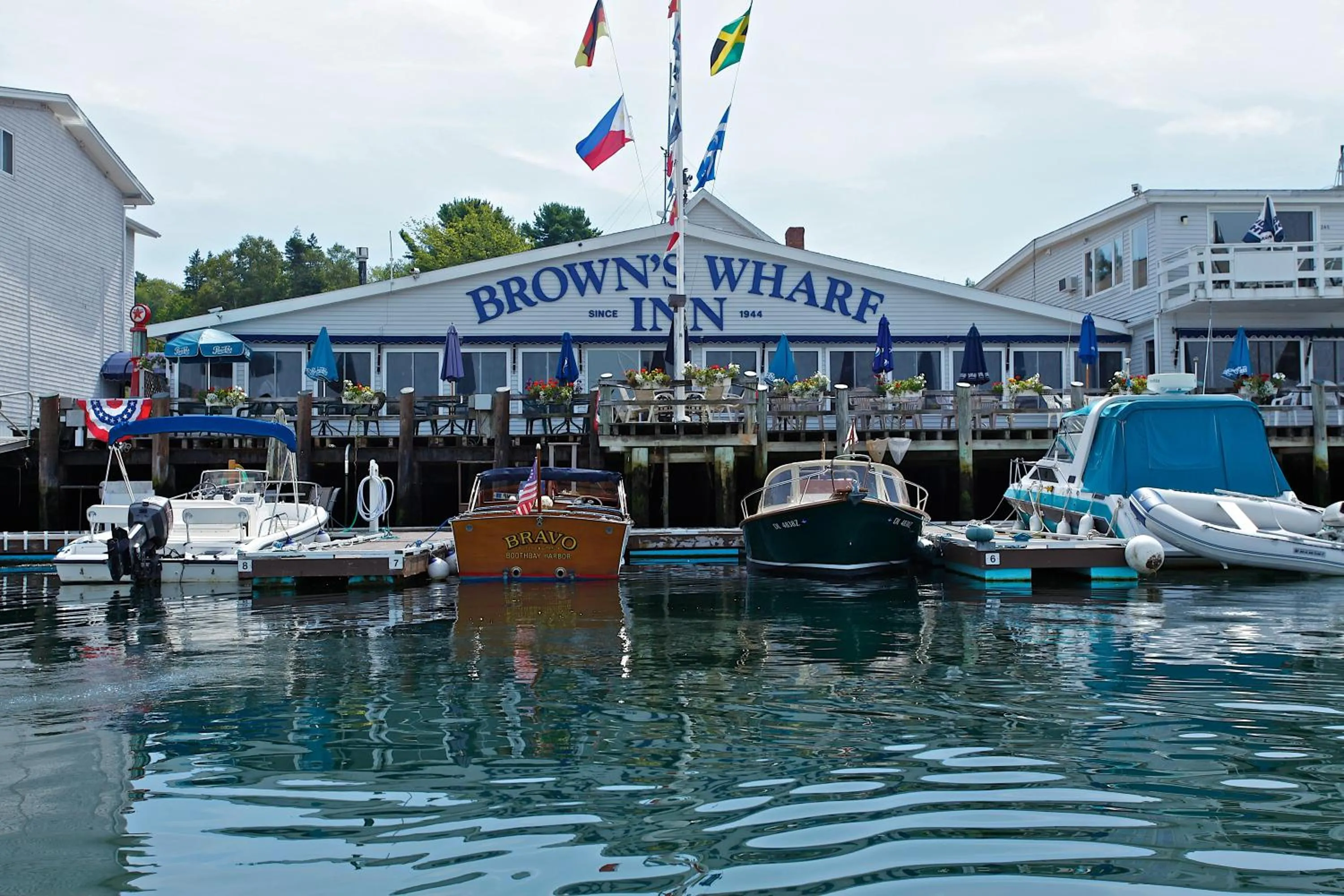 Property building in Browns Wharf Inn
