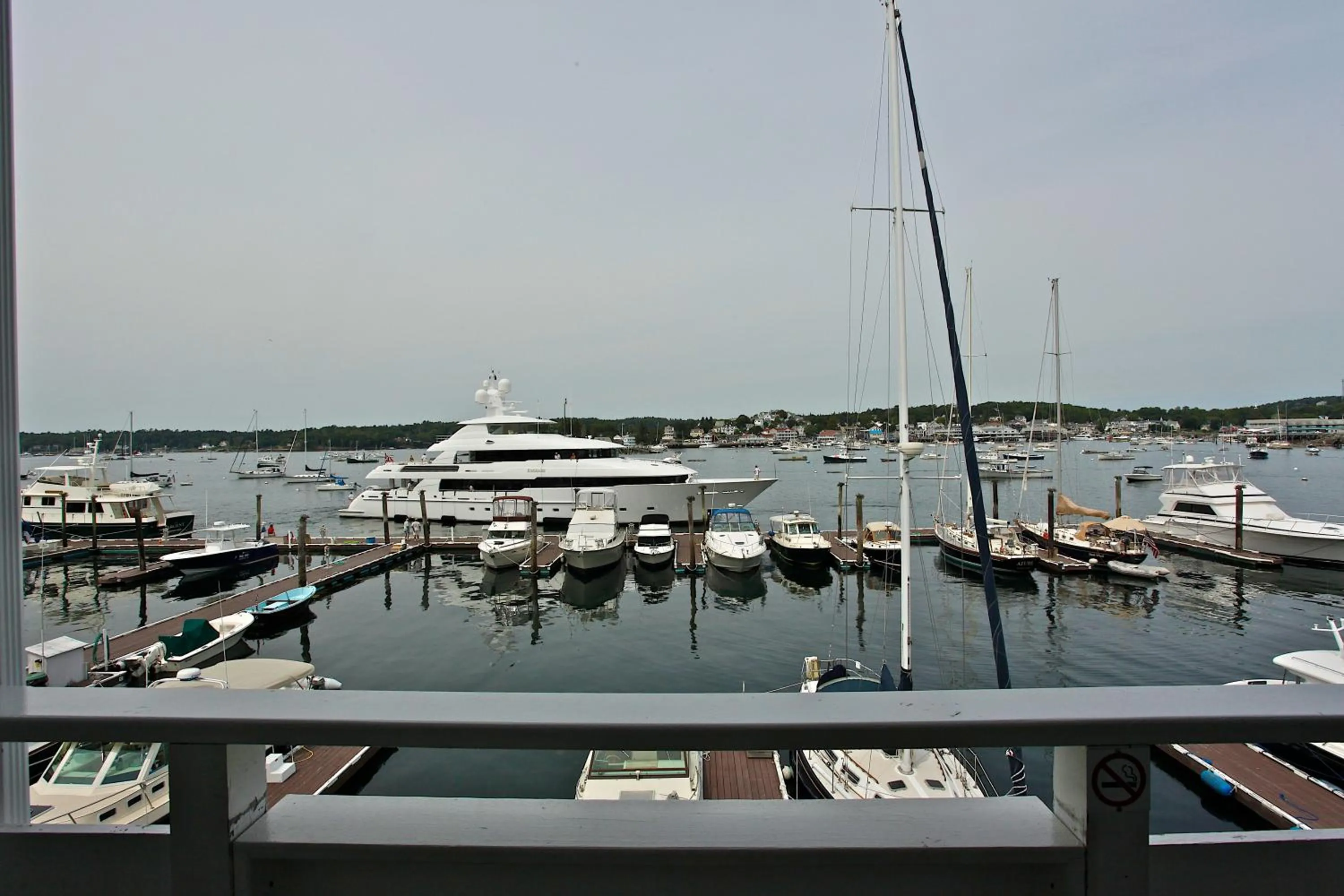 Sea view in Browns Wharf Inn