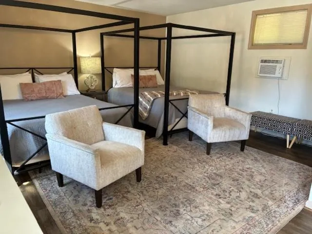 Bed in Starlight Lodge at Rockport Harbor