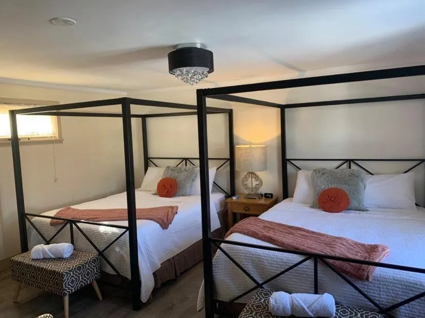 Bed in Starlight Lodge at Rockport Harbor