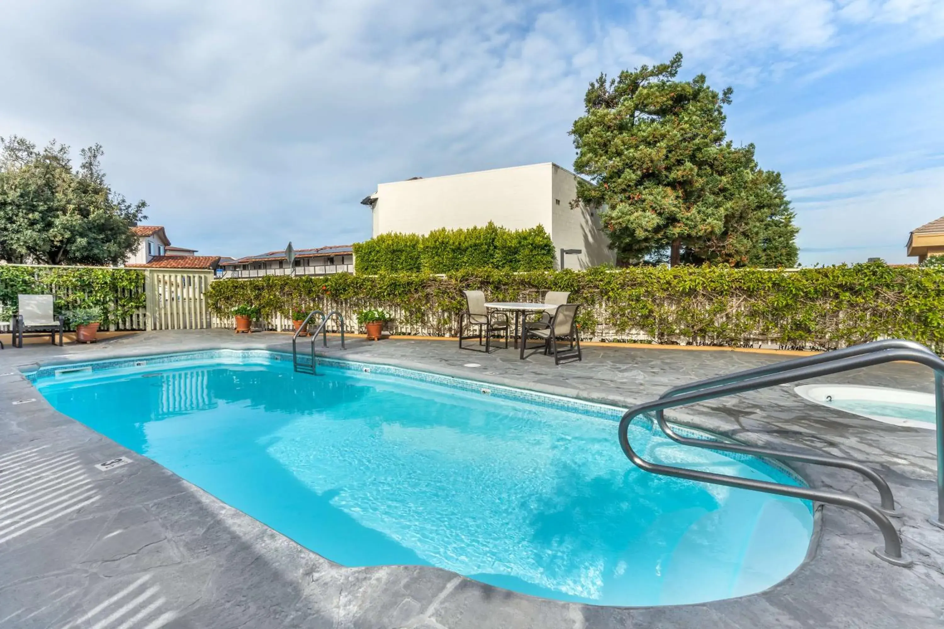 Pool view in Best Western Plus Monterey Inn Pool view in Best Western Plus Monterey Inn
