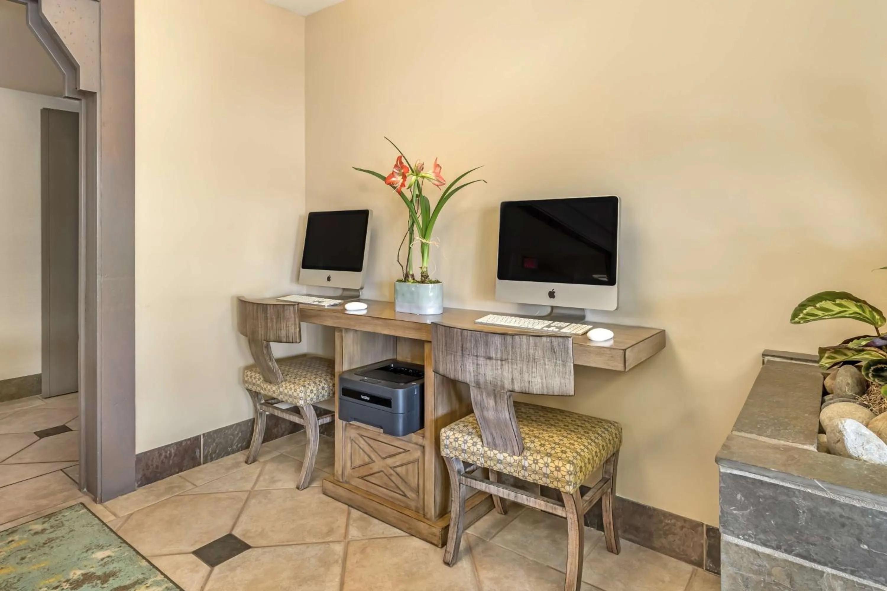 Business facilities in Best Western Plus Monterey Inn