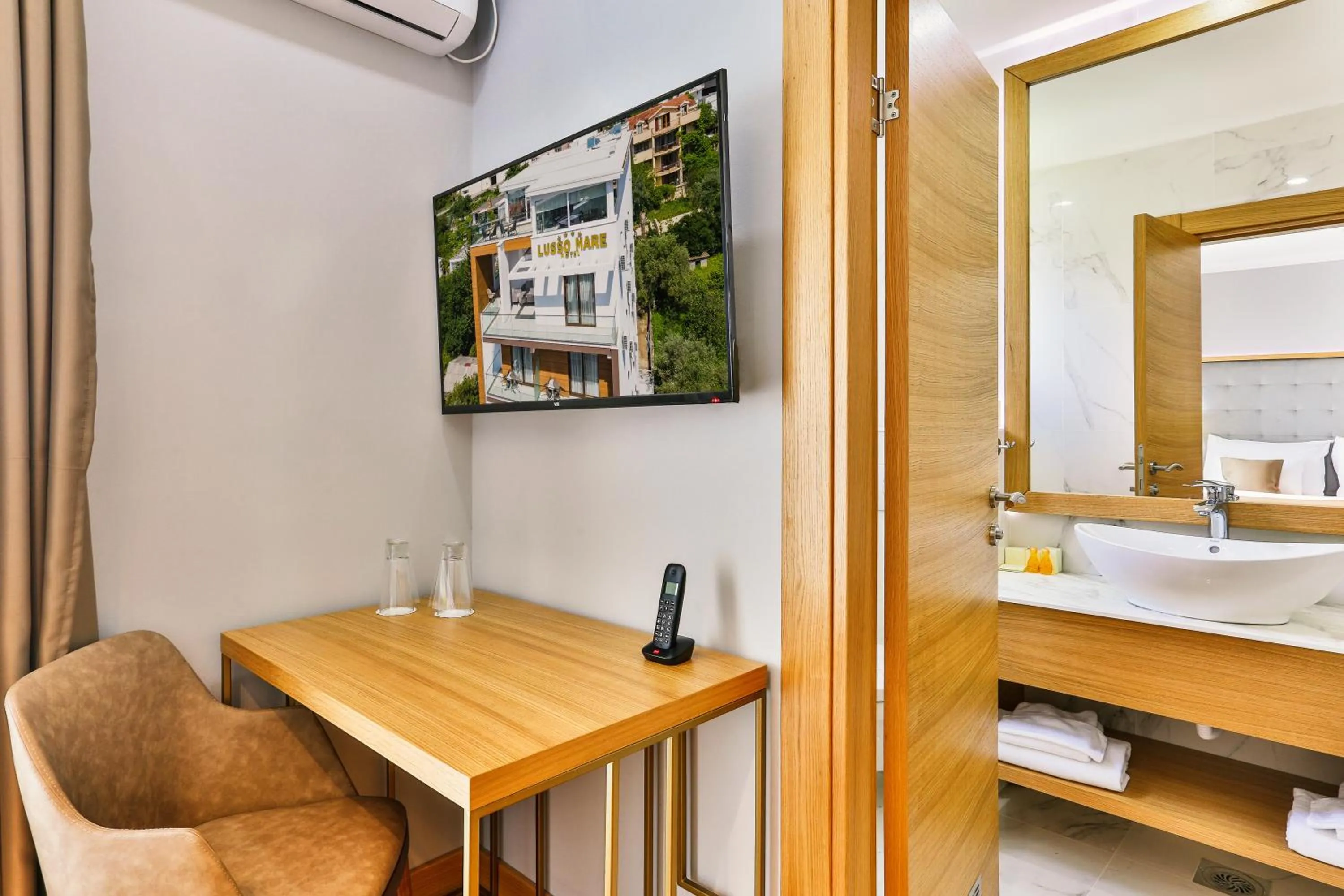 Coffee/tea facilities in Hotel Lusso Mare by Aycon