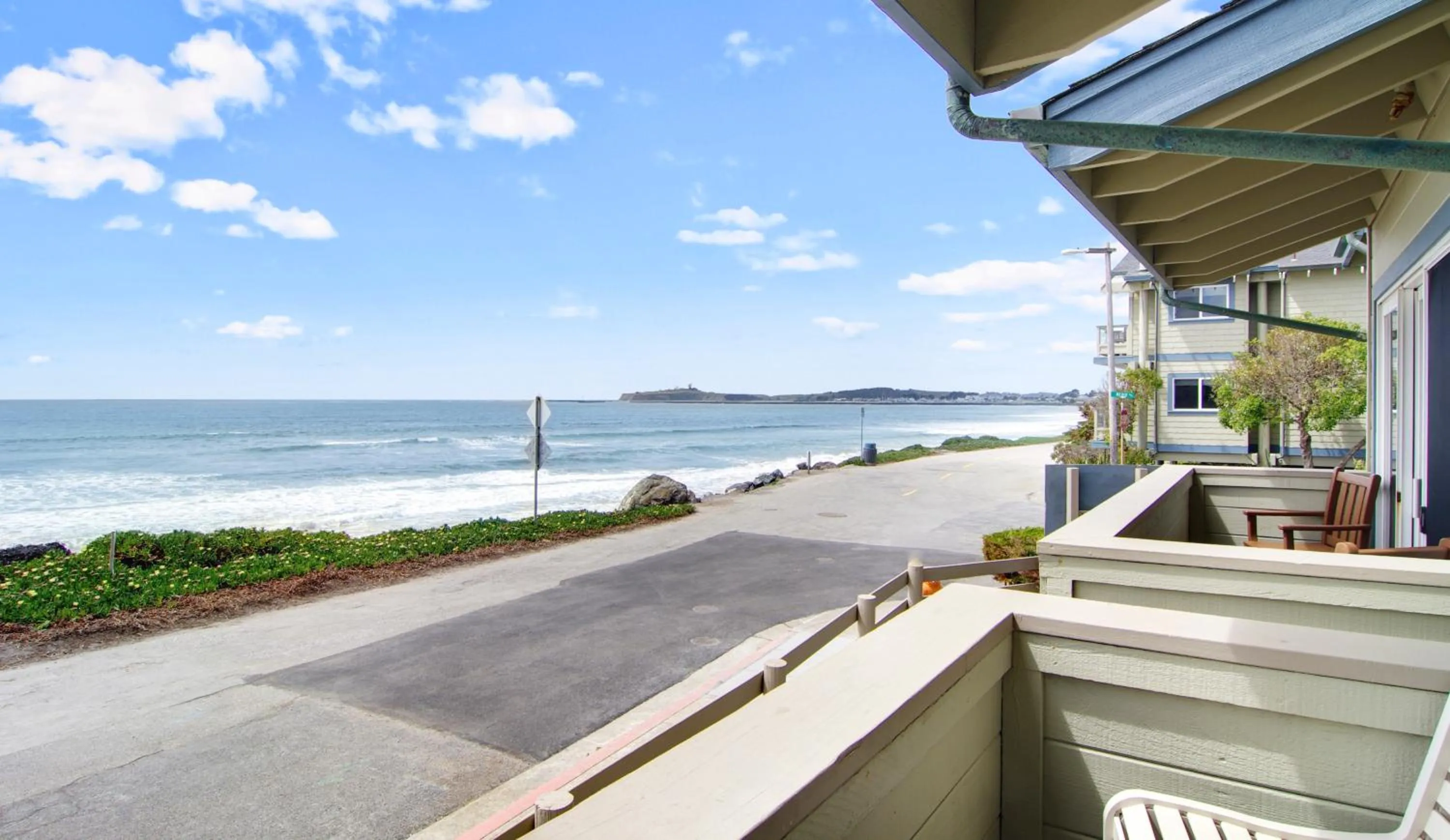 Balcony/Terrace in Cypress Inn on Miramar Beach