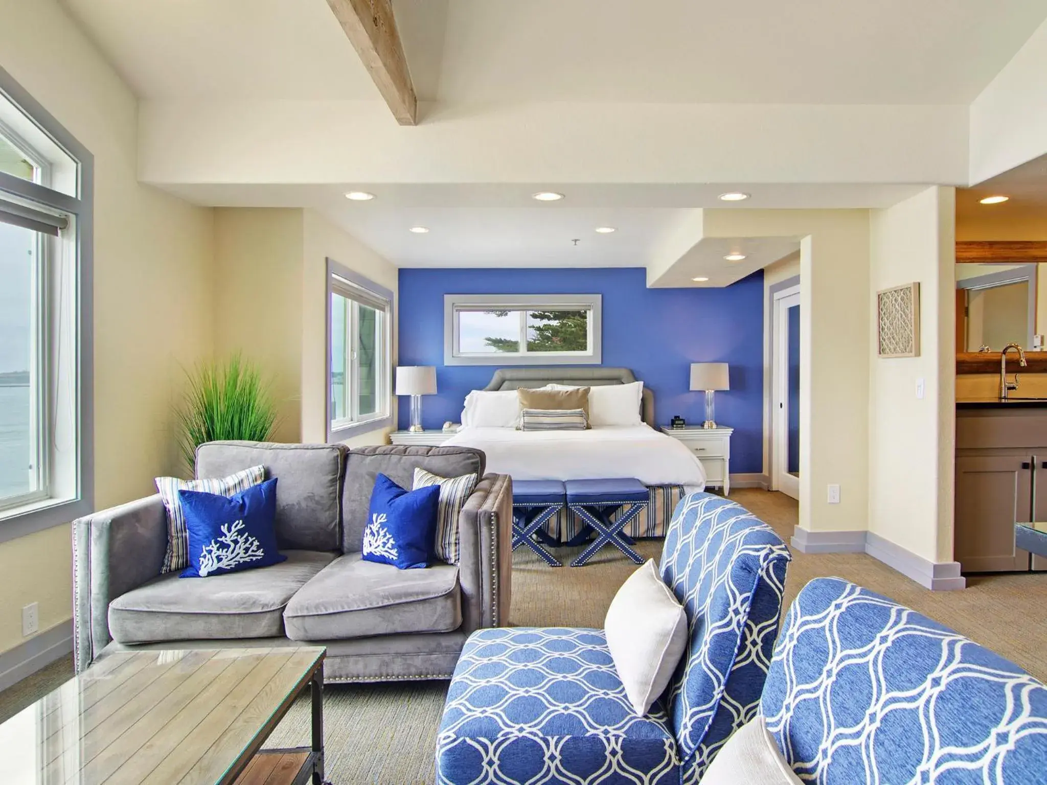 Premium King Suite in Cypress Inn on Miramar Beach Premium King Suite in Cypress Inn on Miramar Beach