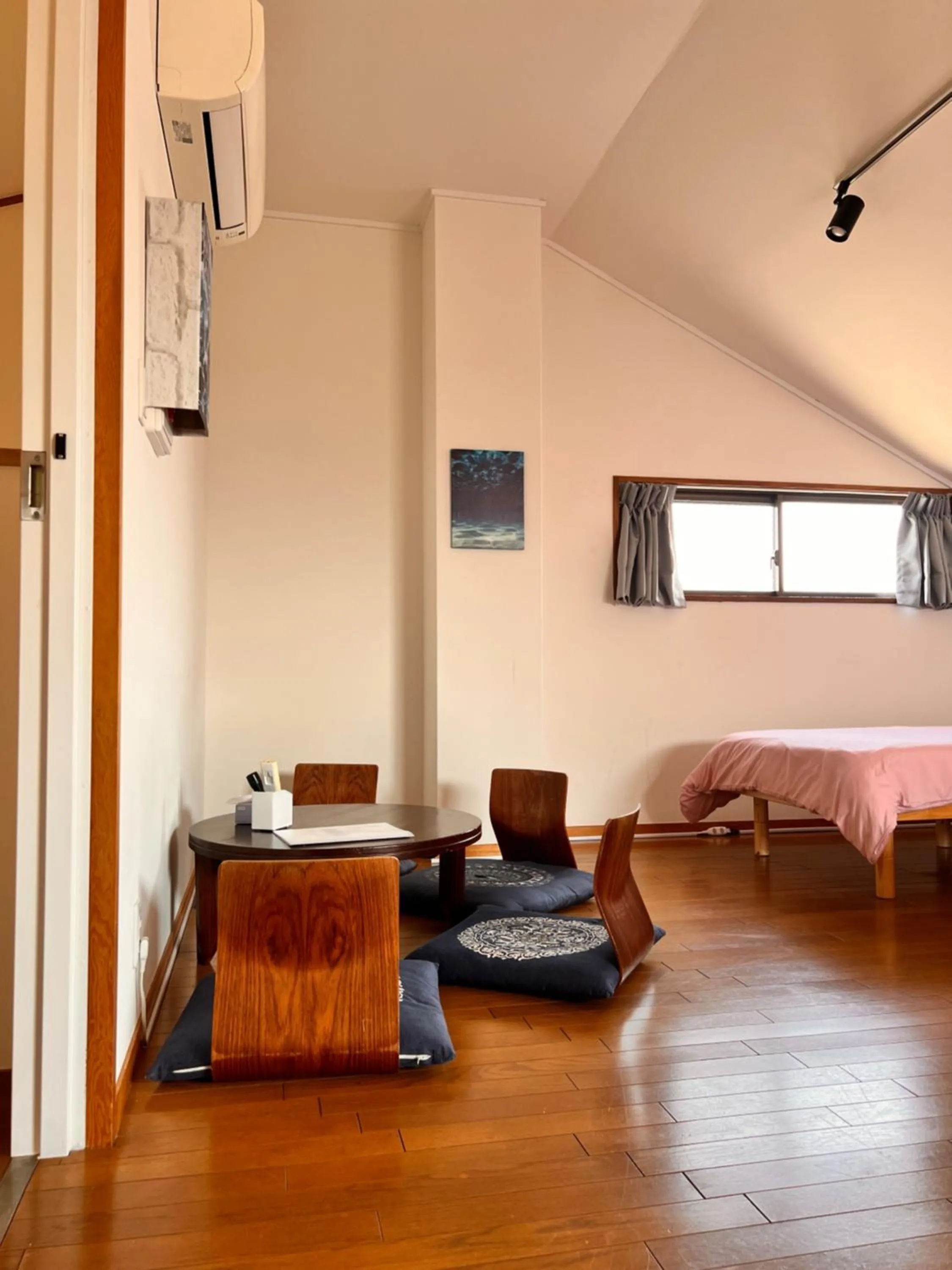 Photo of the whole room, Bed in Kyoto Guesthouse Lantern