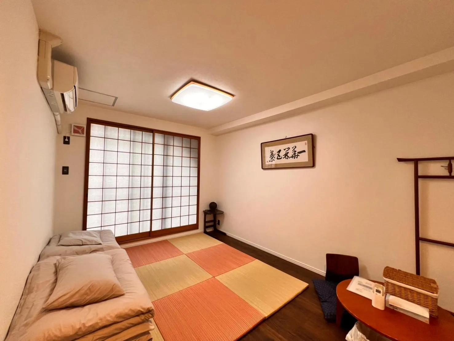 Photo of the whole room, Bed in Kyoto Guesthouse Lantern