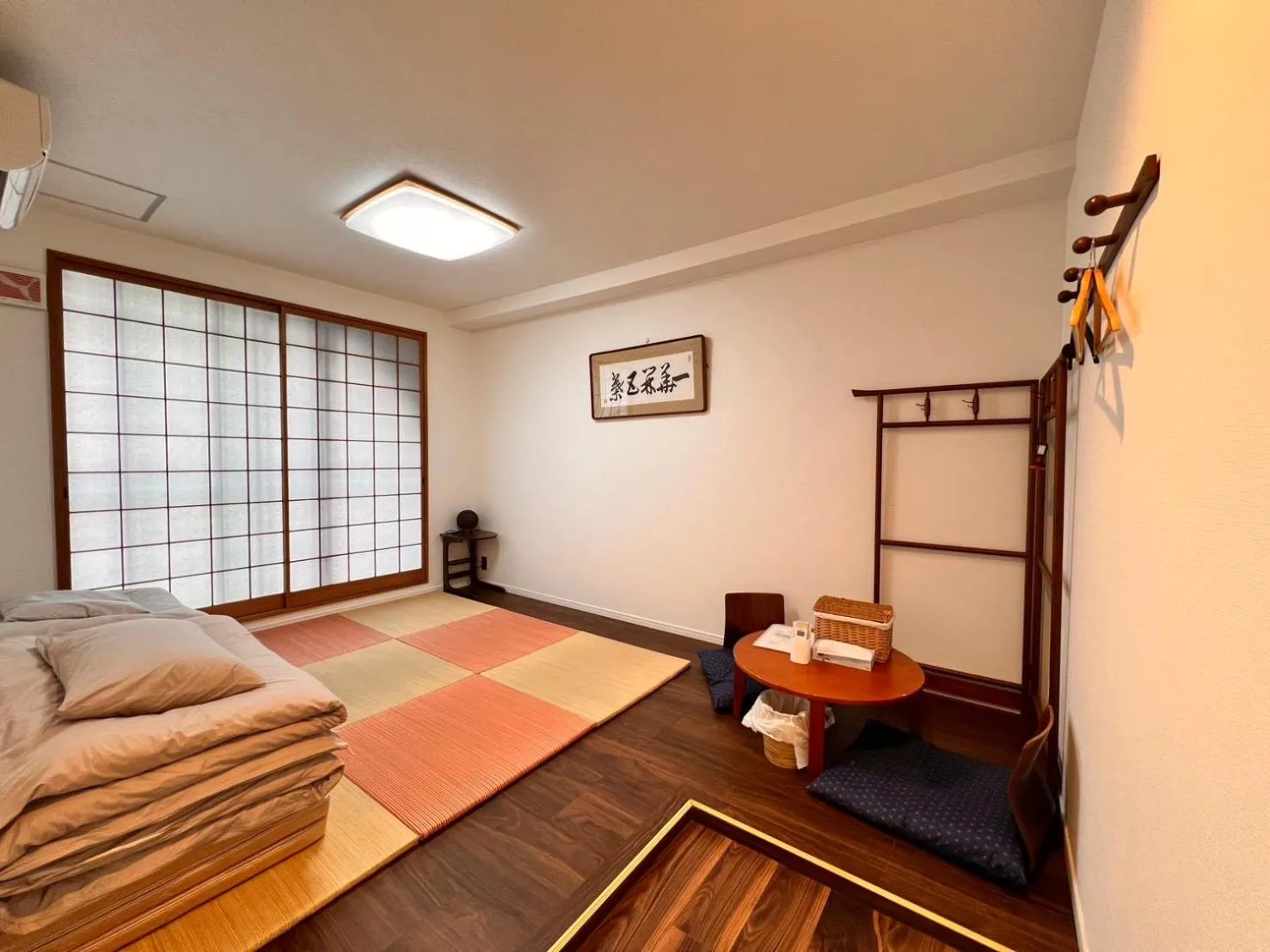 Photo of the whole room, Bed in Kyoto Guesthouse Lantern