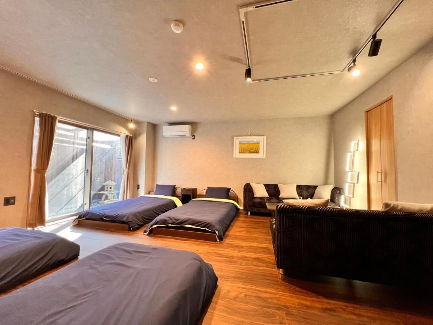 Photo of the whole room, Bed in Kyoto Guesthouse Lantern