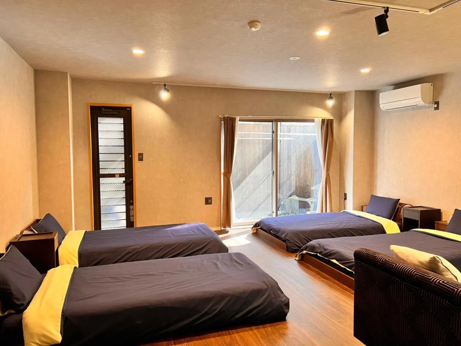 Photo of the whole room, Bed in Kyoto Guesthouse Lantern