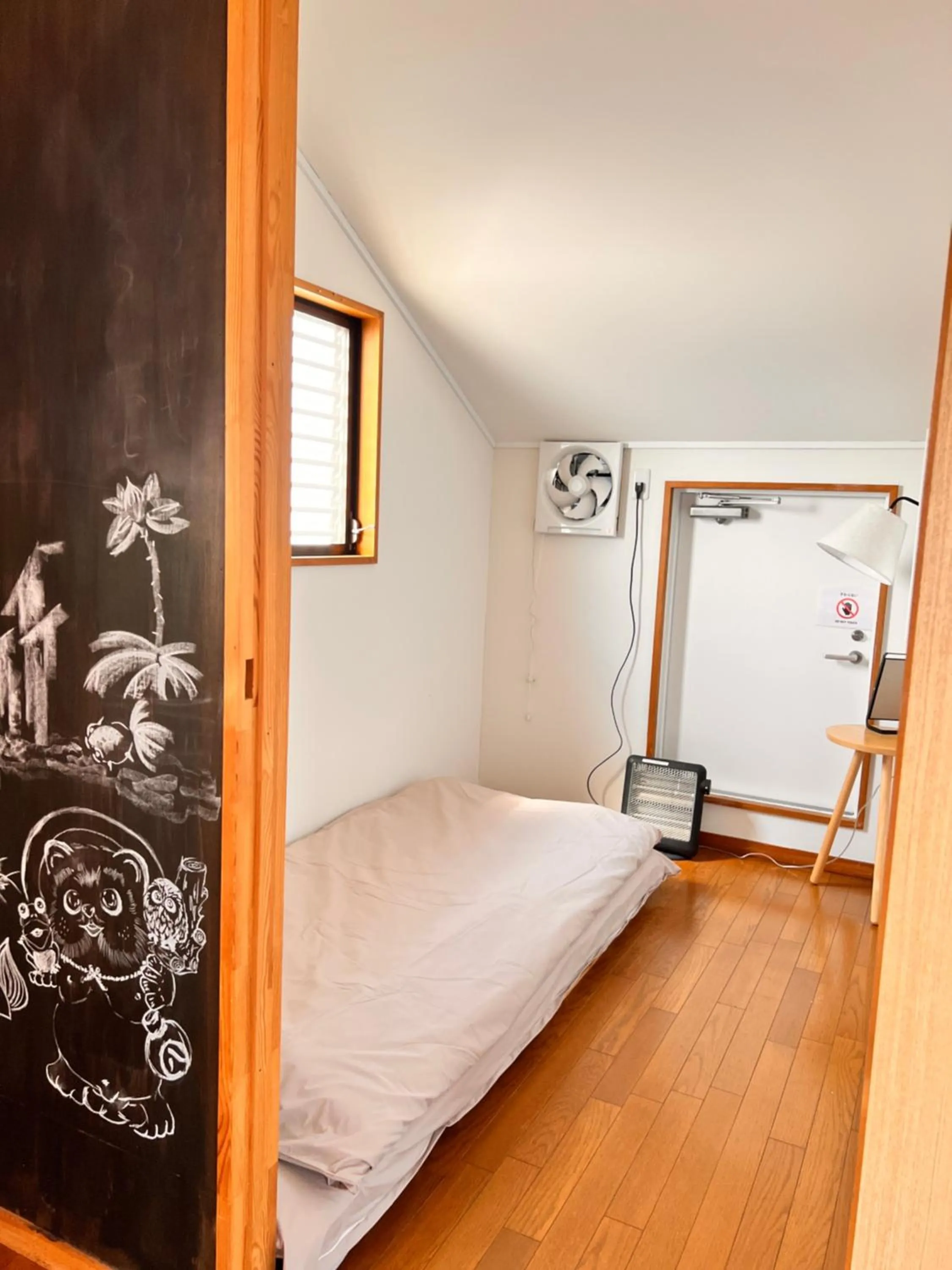 Photo of the whole room, Bed in Kyoto Guesthouse Lantern