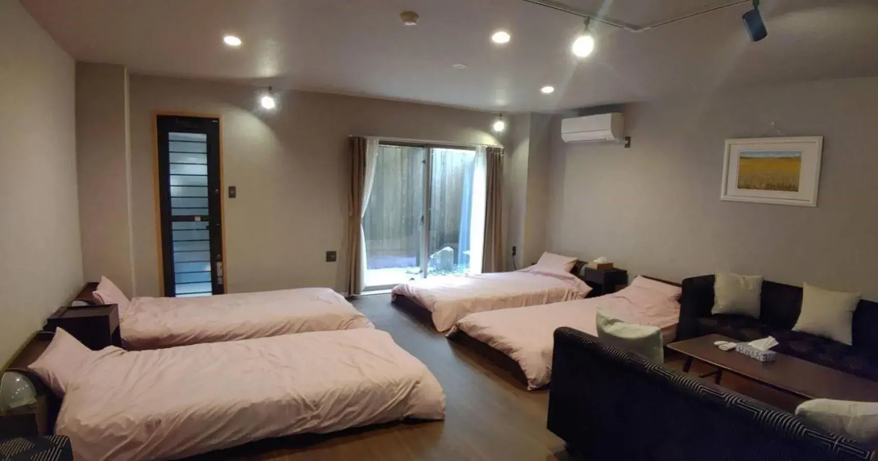 Photo of the whole room, Bed in Kyoto Guesthouse Lantern Photo of the whole room, Bed in Kyoto Guesthouse Lantern