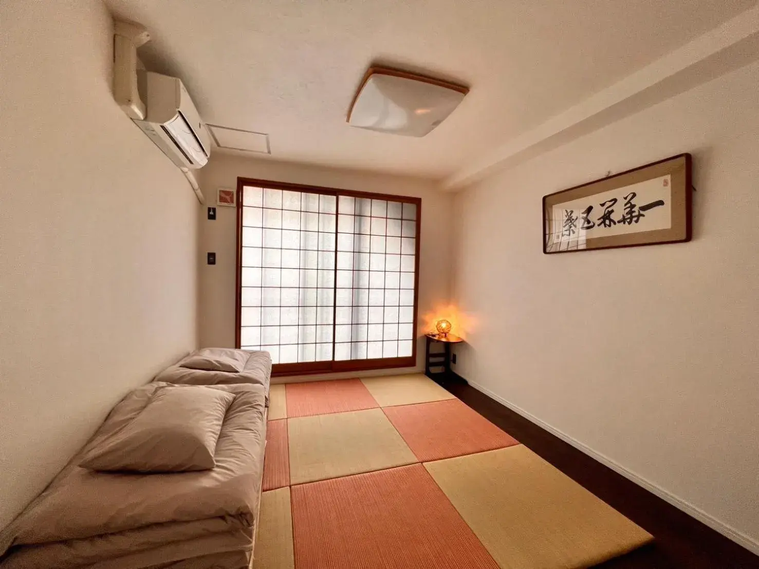 Economy Twin Room in Kyoto Guesthouse Lantern Economy Twin Room in Kyoto Guesthouse Lantern
