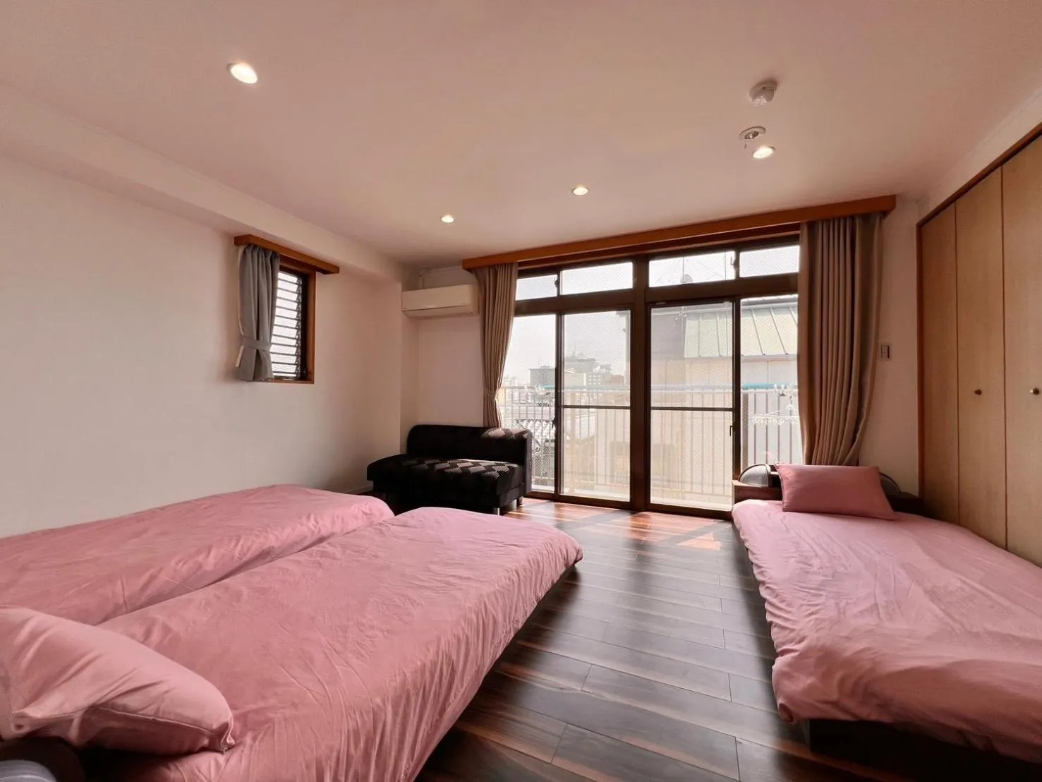 Photo of the whole room, Bed in Kyoto Guesthouse Lantern