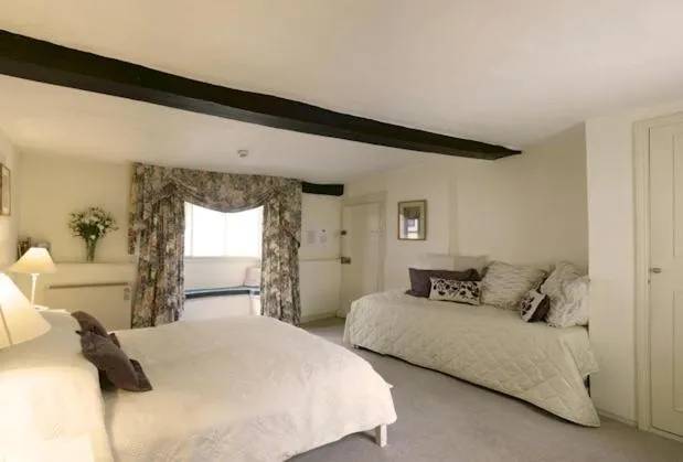 Bed in Bath Place Hotel