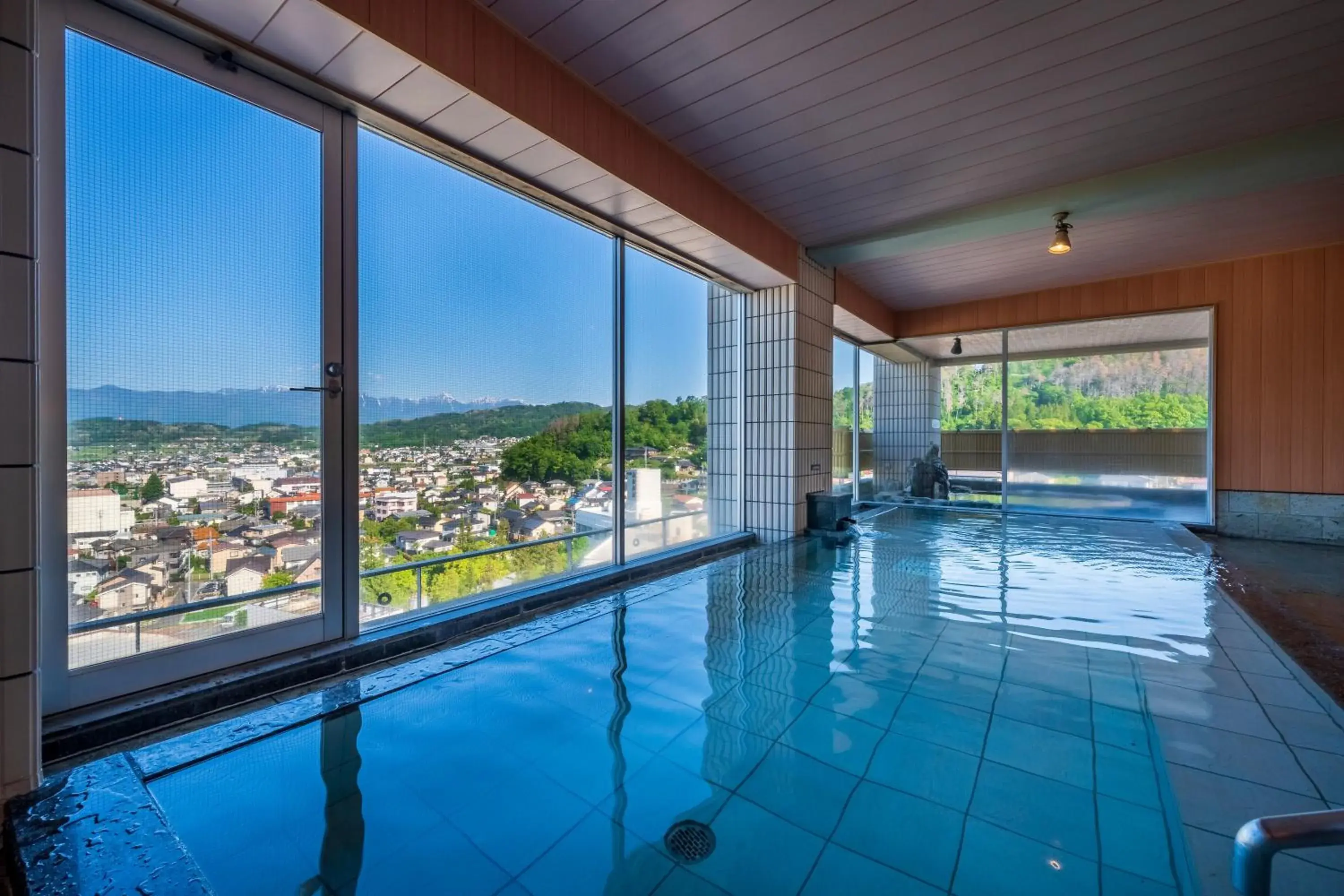 Swimming Pool in onsen hotel OMOTO