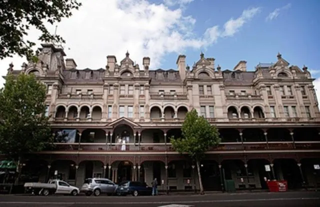 Facade/entrance in The Hotel Shamrock