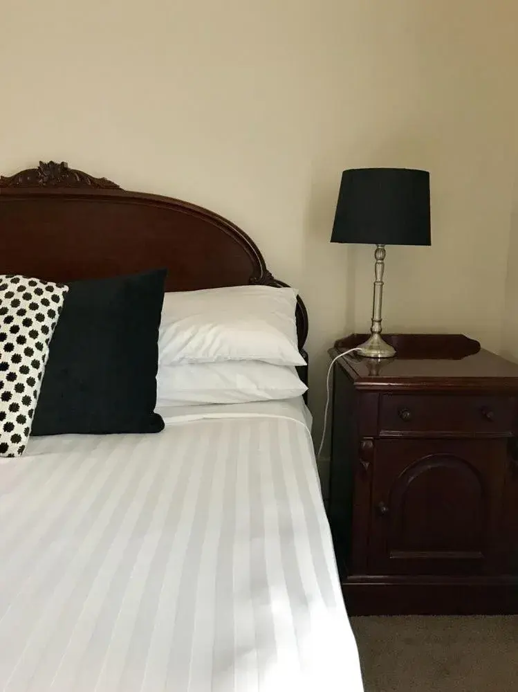 Standard Queen Room in The Hotel Shamrock Standard Queen Room in The Hotel Shamrock