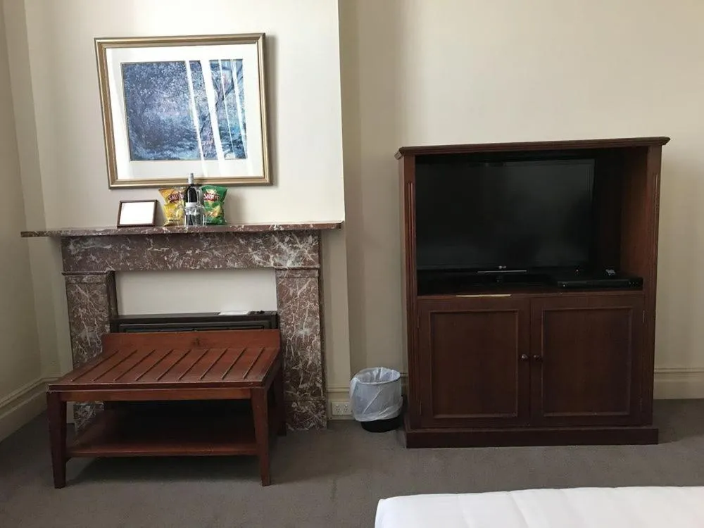 TV and multimedia in The Hotel Shamrock