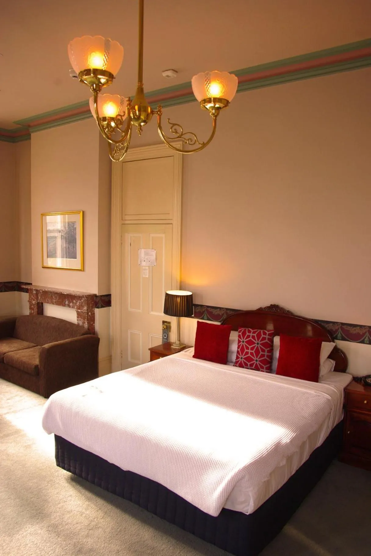 Bed in The Hotel Shamrock