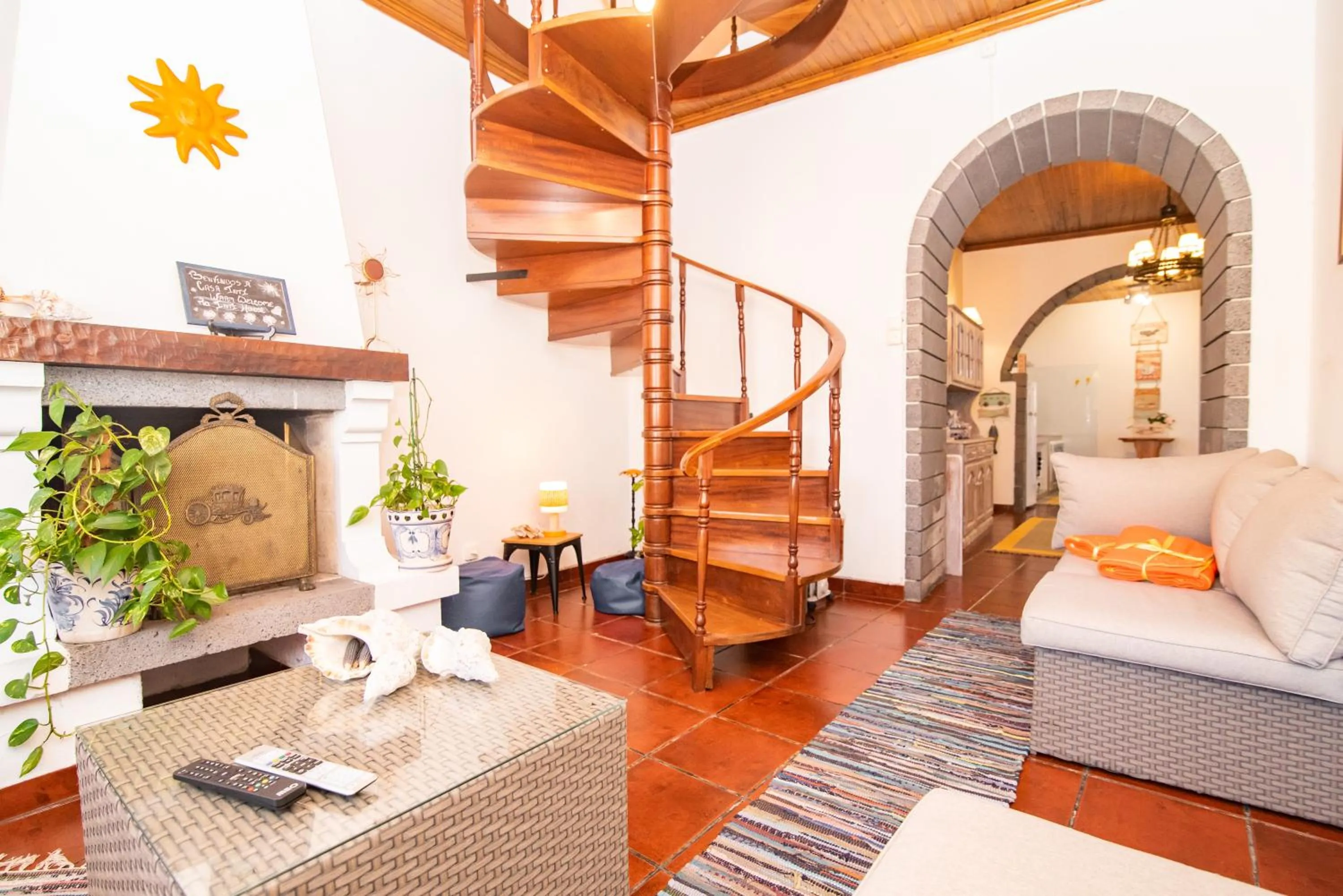 Living room in CASA INTI / INTI HOUSE FURNAS