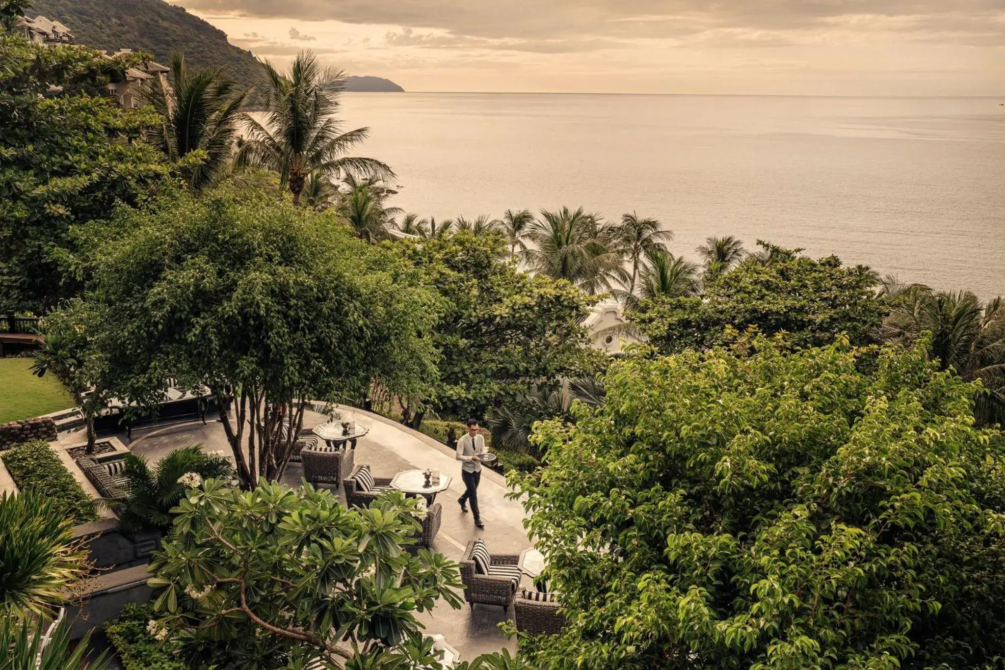 Restaurant/places to eat in InterContinental Danang Sun Peninsula Resort by IHG Restaurant/places to eat in InterContinental Danang Sun Peninsula Resort by IHG
