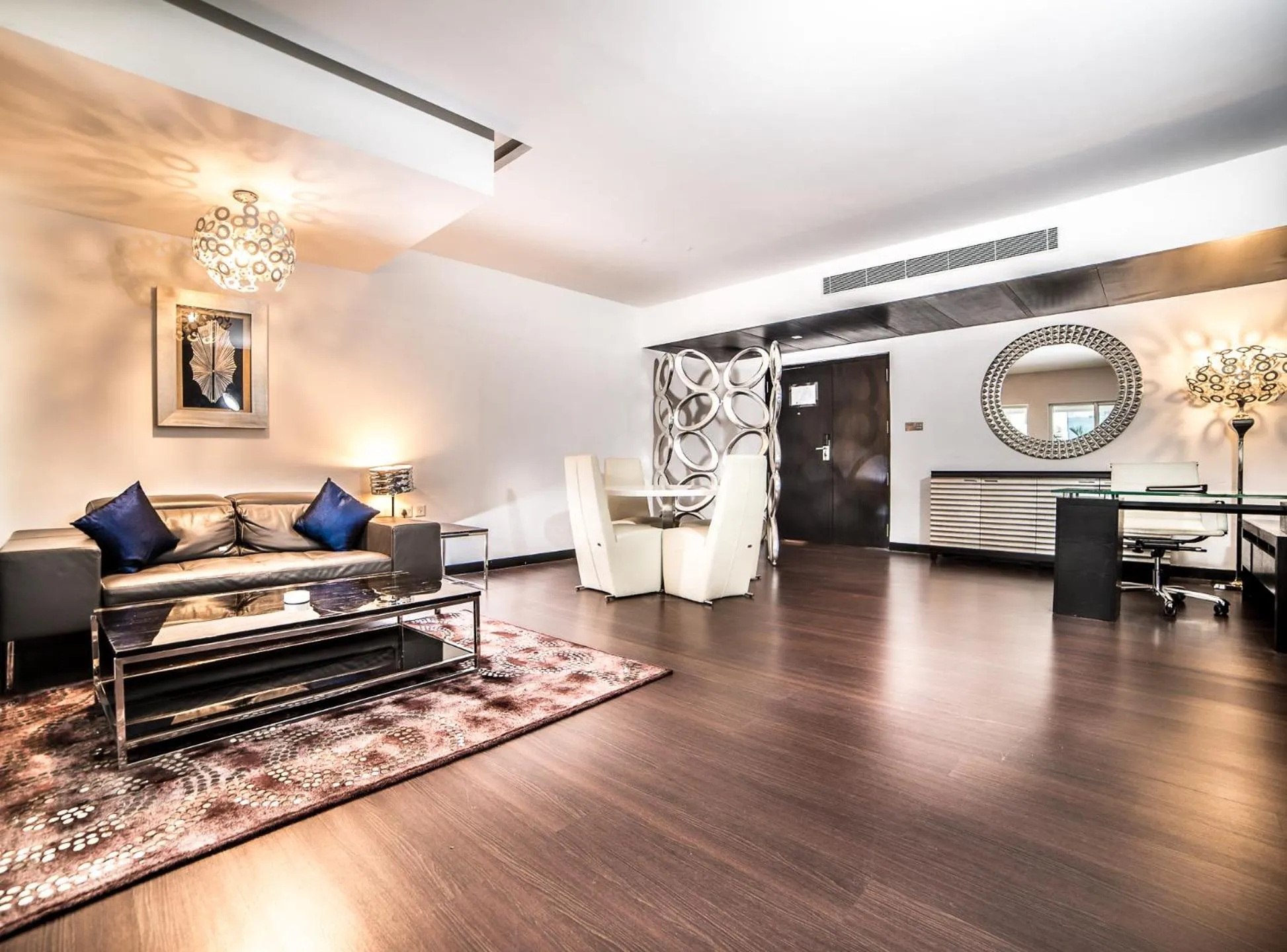 Living room, Seating Area in Clarion Hotel President Chennai