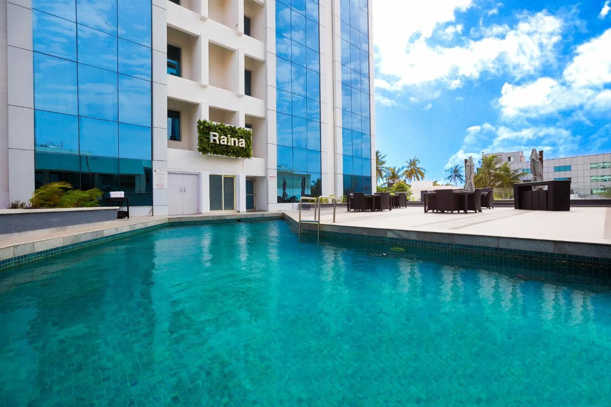 Swimming Pool in Clarion Hotel President Chennai