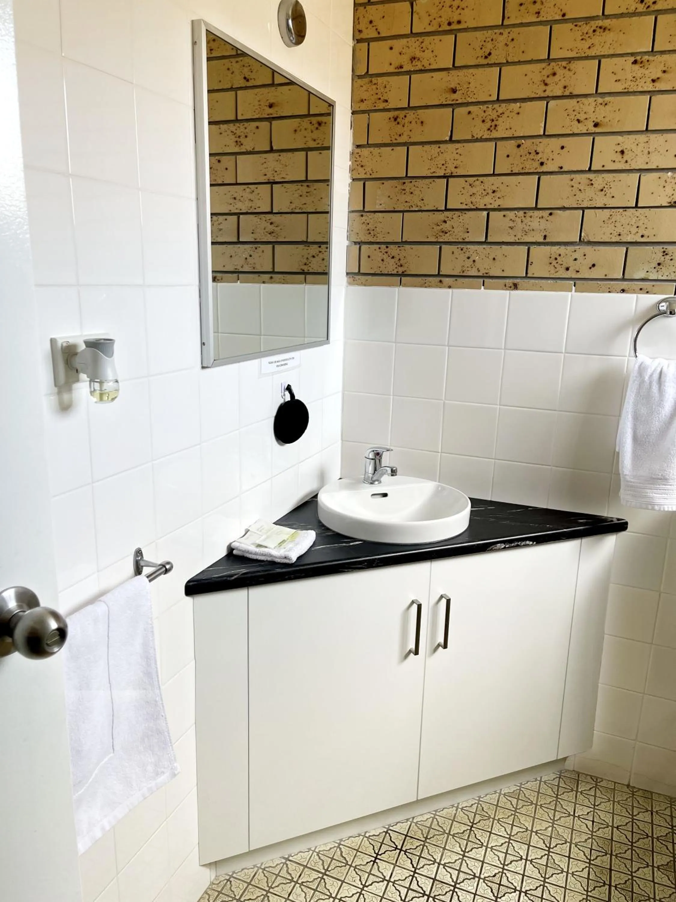 Squatters Homestead Motel