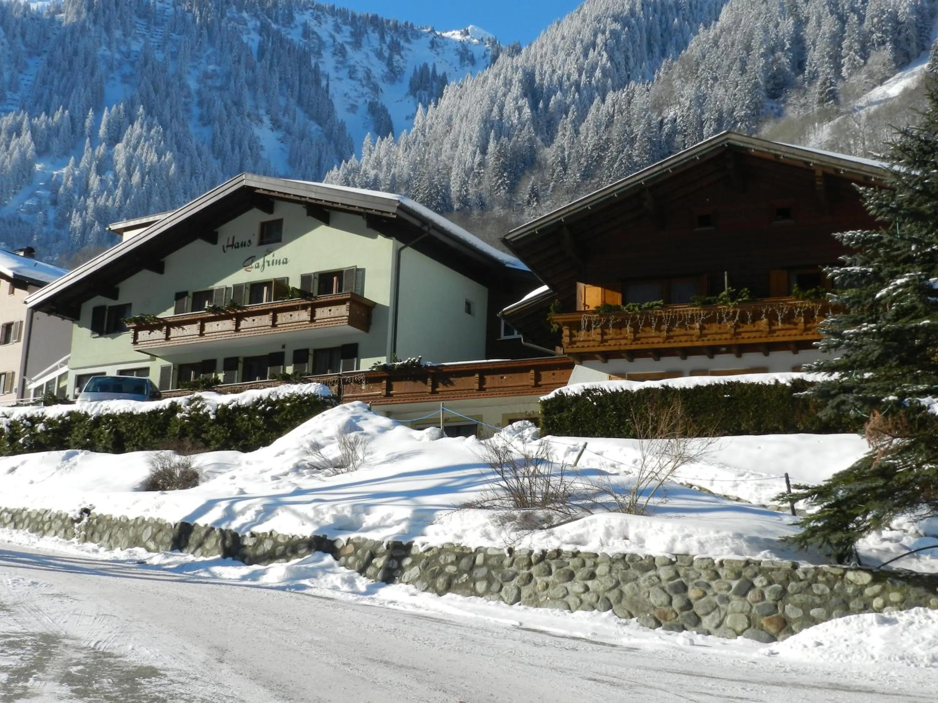 Facade/entrance in Haus Gafrina