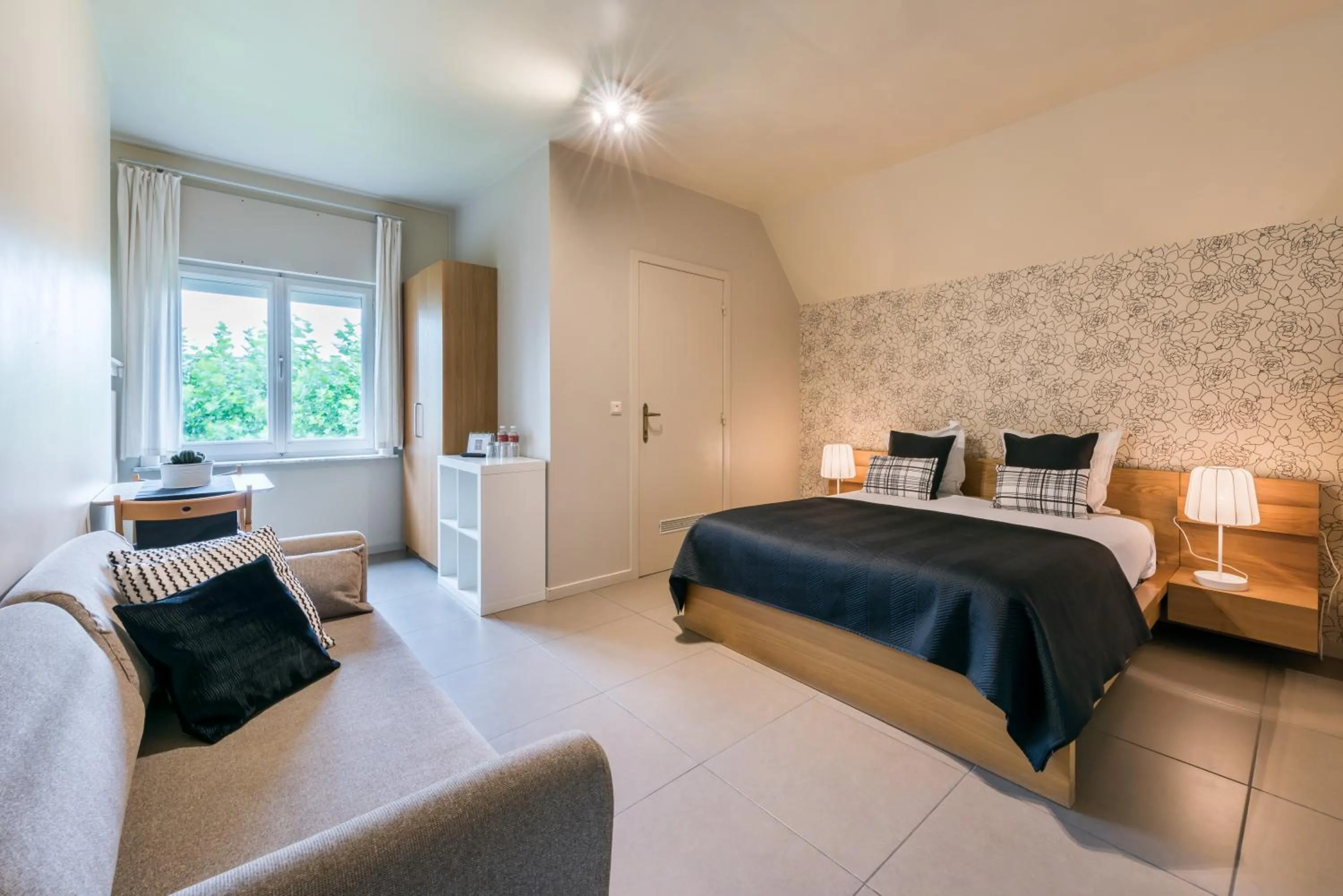 Photo of the whole room, Bed in B&B visavis